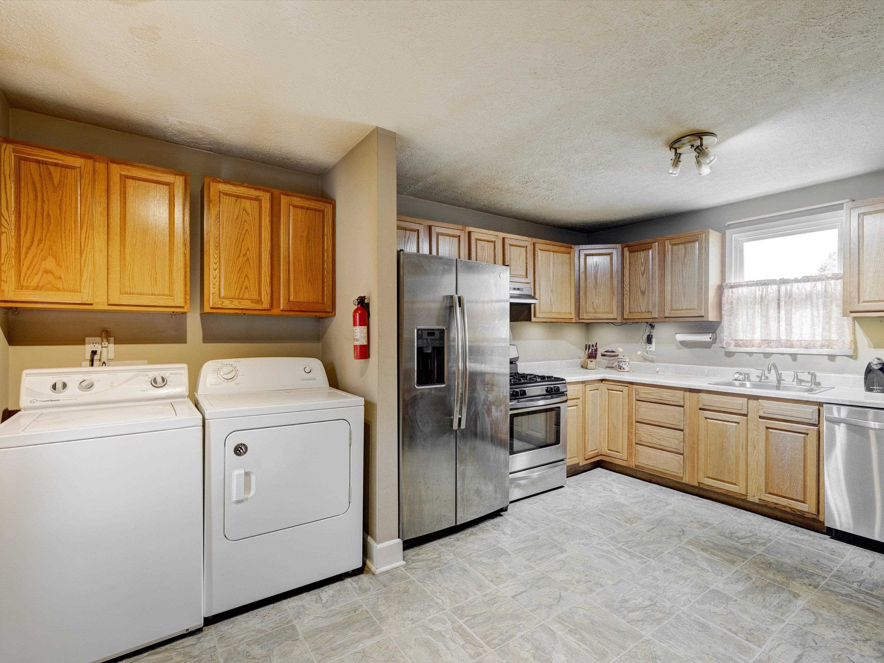 1604 4th St., Owensboro, Kentucky 42301, 3 Bedrooms Bedrooms, ,1 BathroomBathrooms,Single Family Residence,For Sale,4th St.,87706