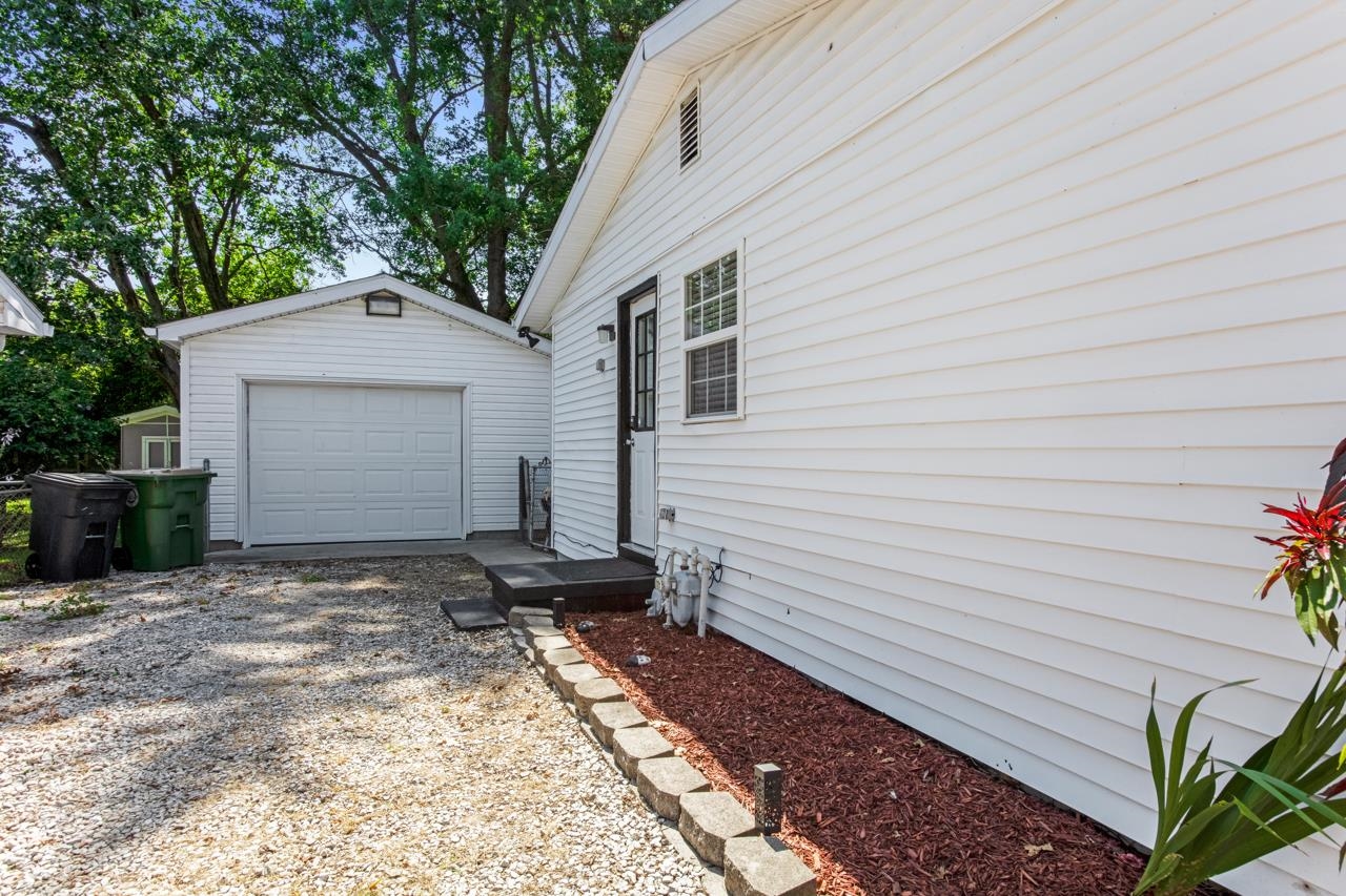 1438 Wilson Drive, Henderson, Kentucky 42420, 3 Bedrooms Bedrooms, ,1 BathroomBathrooms,Single Family Residence,For Sale,Wilson Drive,87707