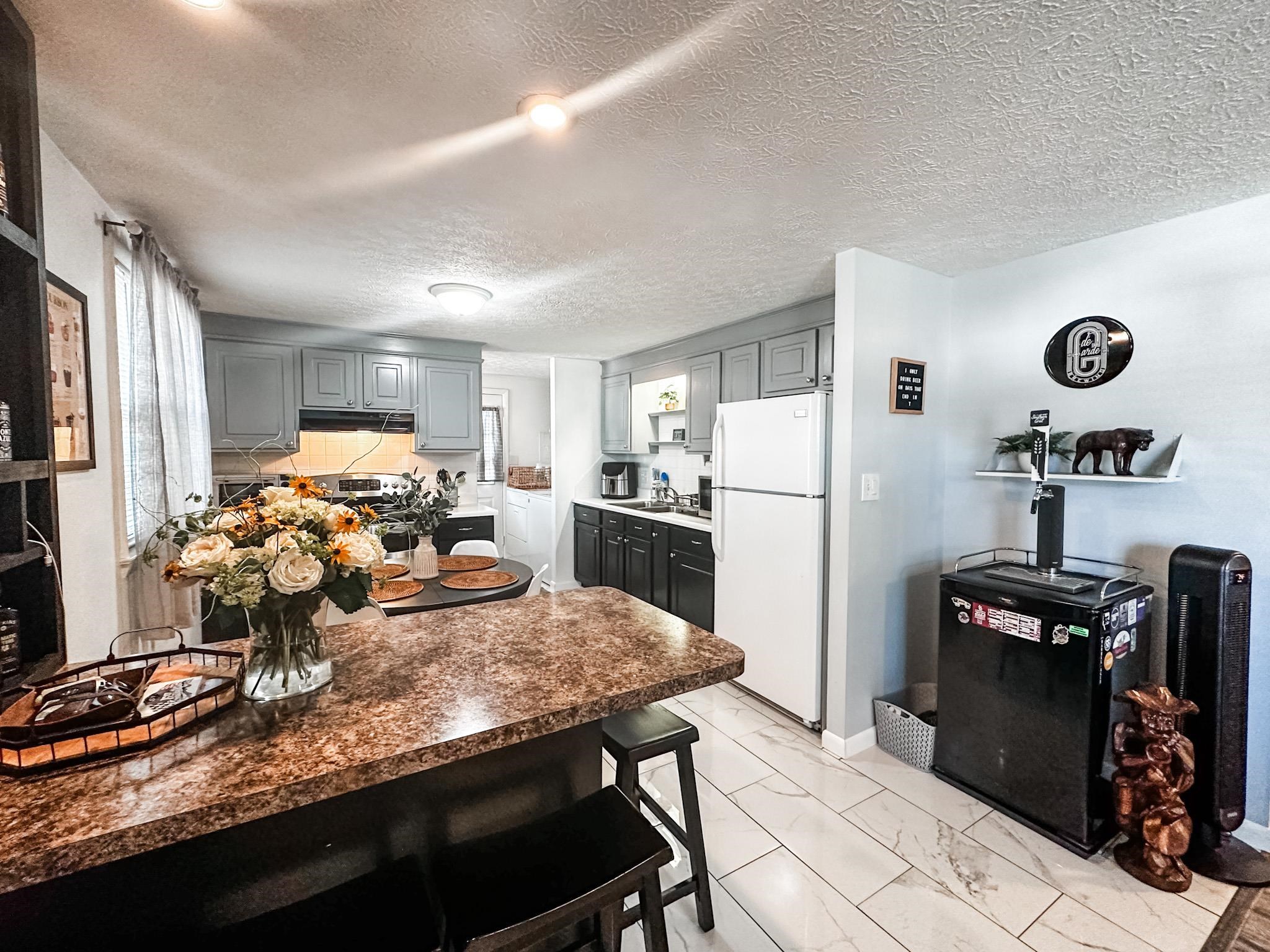 940 Piedmont Dr, Owensboro, Kentucky 42301, 3 Bedrooms Bedrooms, ,1 BathroomBathrooms,Single Family Residence,For Sale,Piedmont Dr,87725
