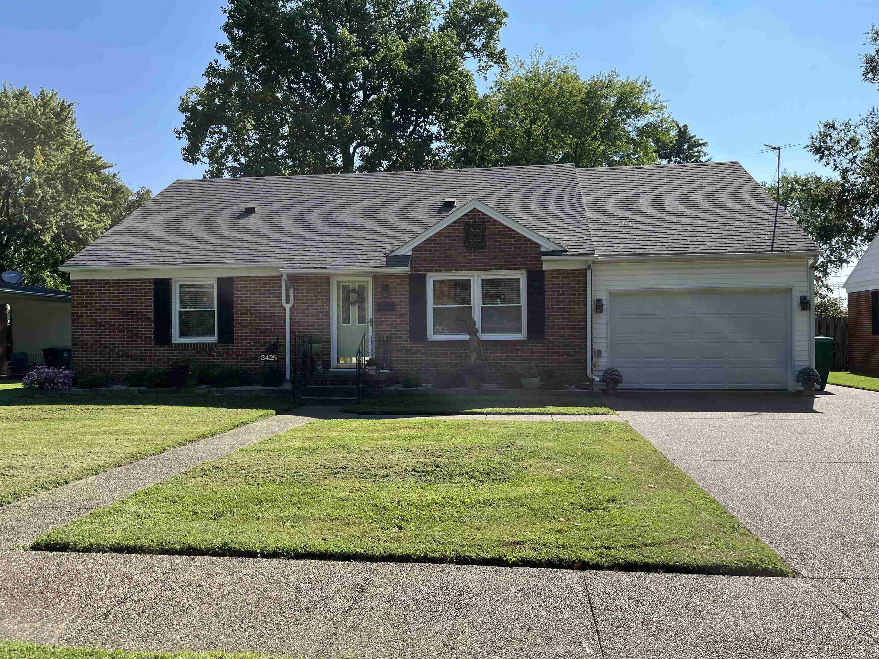 2425 Windsor Ave, Owensboro, Kentucky 42301, 3 Bedrooms Bedrooms, ,2 BathroomsBathrooms,Single Family Residence,For Sale,Windsor Ave,87764