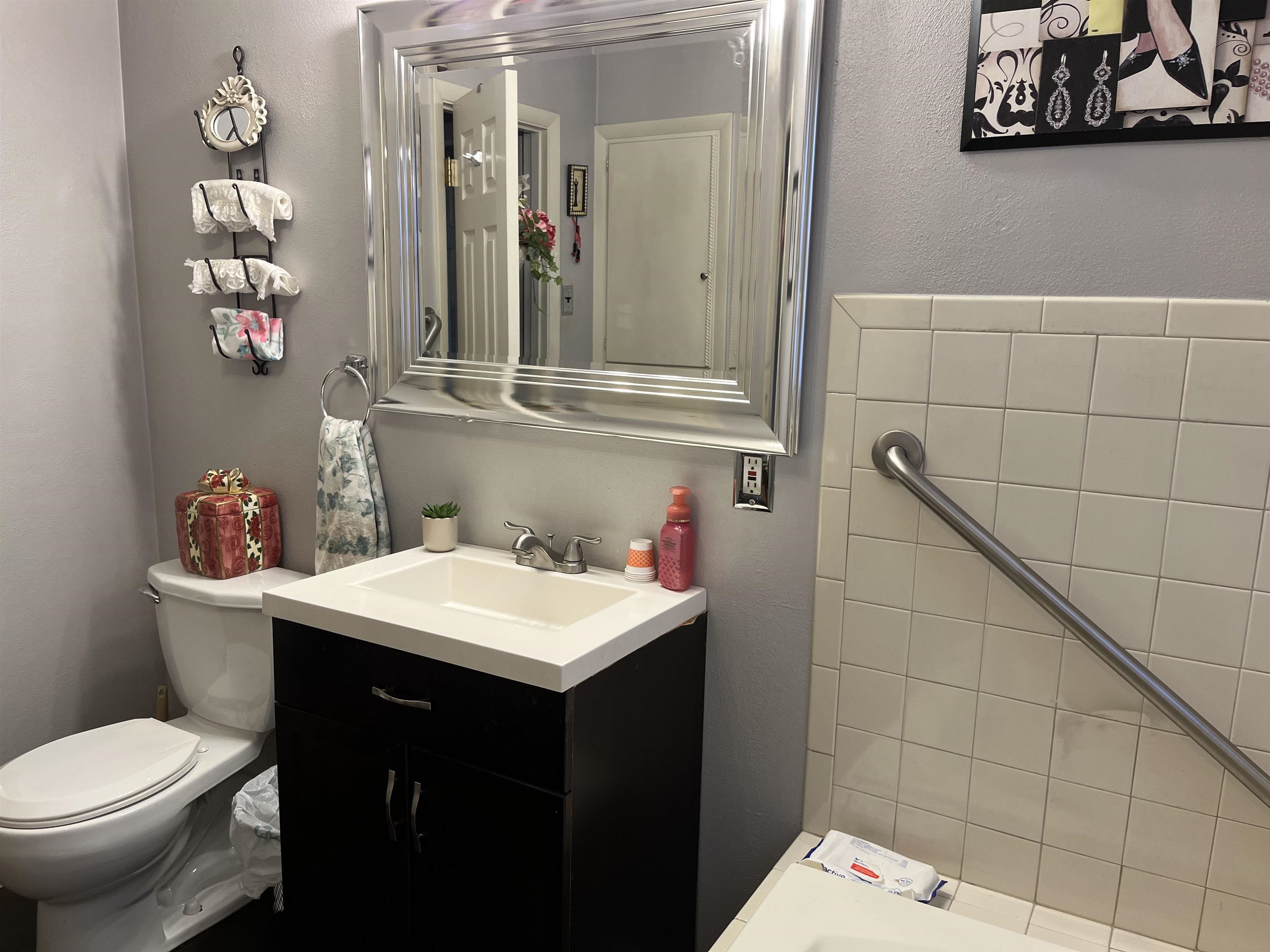 2425 Windsor Ave, Owensboro, Kentucky 42301, 3 Bedrooms Bedrooms, ,2 BathroomsBathrooms,Single Family Residence,For Sale,Windsor Ave,87764