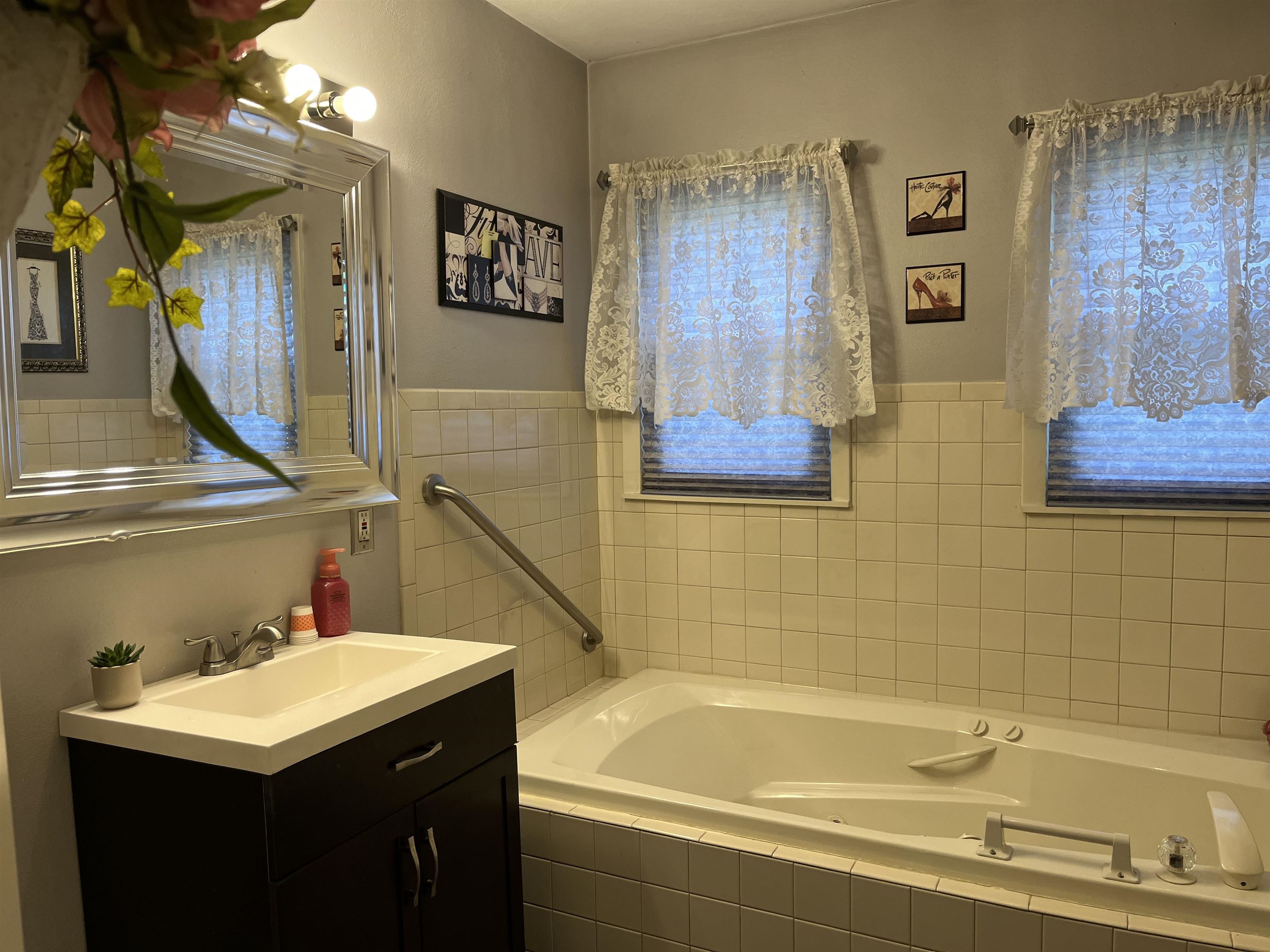 2425 Windsor Ave, Owensboro, Kentucky 42301, 3 Bedrooms Bedrooms, ,2 BathroomsBathrooms,Single Family Residence,For Sale,Windsor Ave,87764