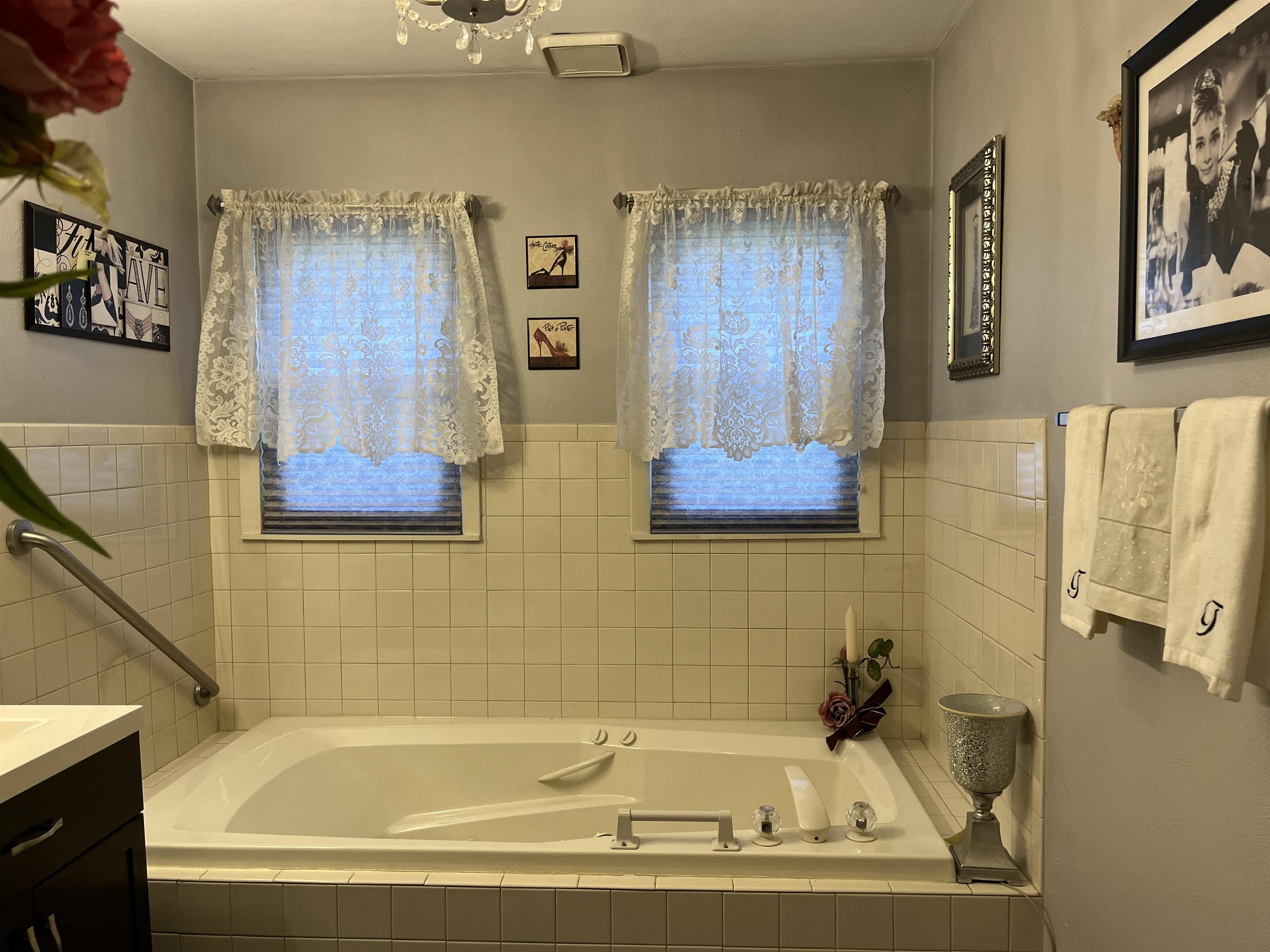 2425 Windsor Ave, Owensboro, Kentucky 42301, 3 Bedrooms Bedrooms, ,2 BathroomsBathrooms,Single Family Residence,For Sale,Windsor Ave,87764