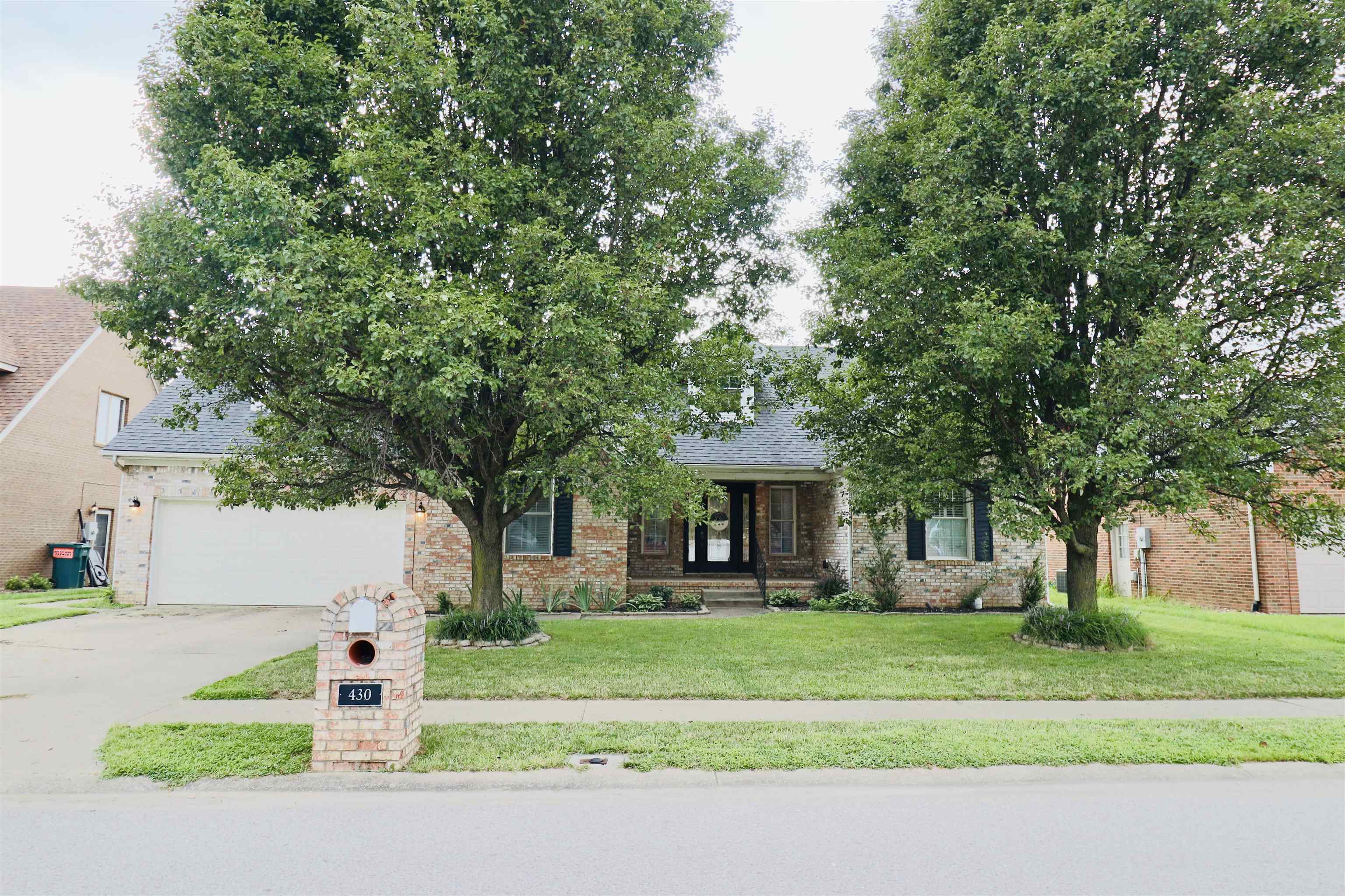 430 Graystone, Owensboro, Kentucky 42301, 4 Bedrooms Bedrooms, ,2 BathroomsBathrooms,Single Family Residence,For Sale,Graystone,87766