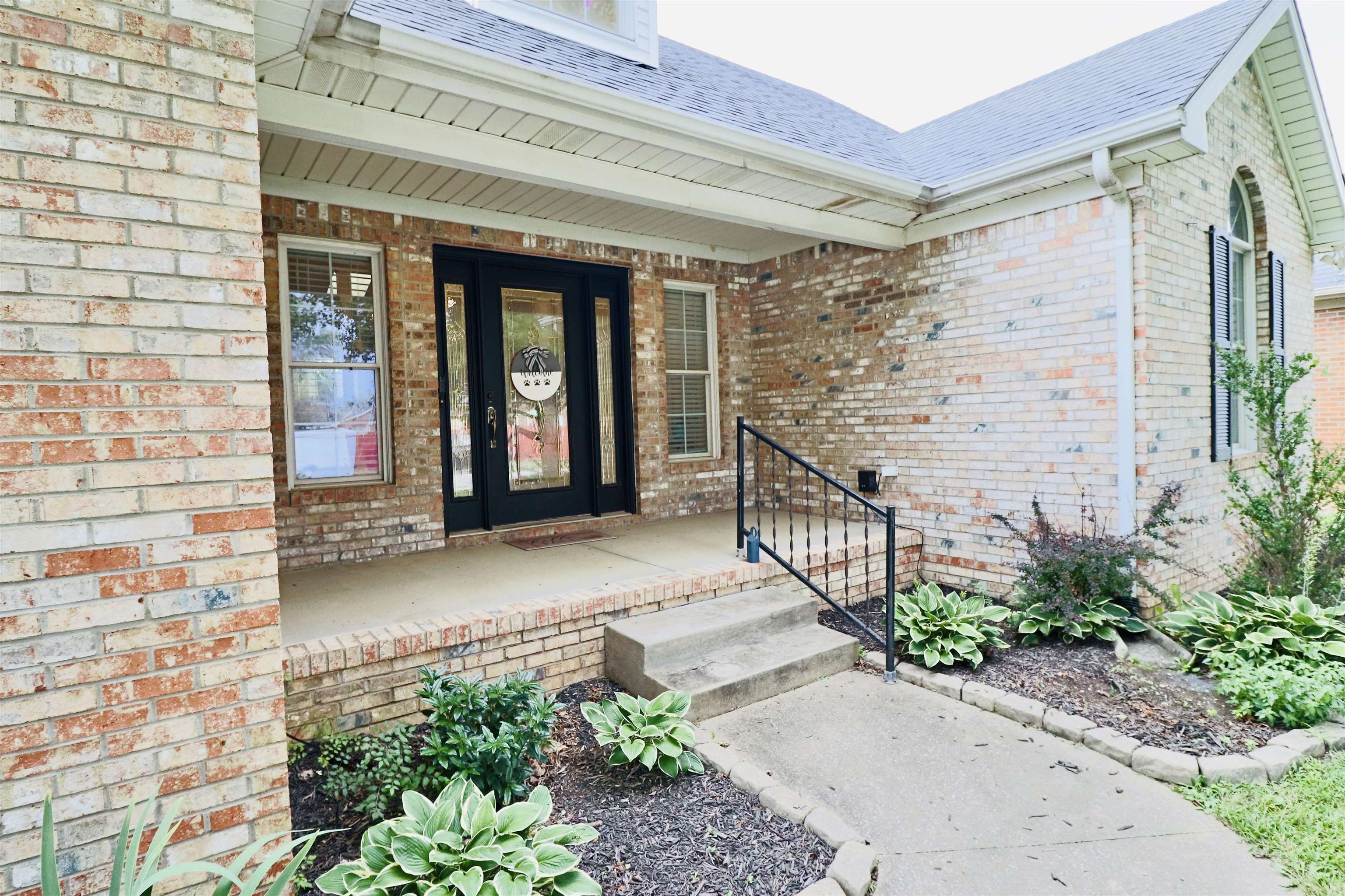 430 Graystone, Owensboro, Kentucky 42301, 4 Bedrooms Bedrooms, ,2 BathroomsBathrooms,Single Family Residence,For Sale,Graystone,87766