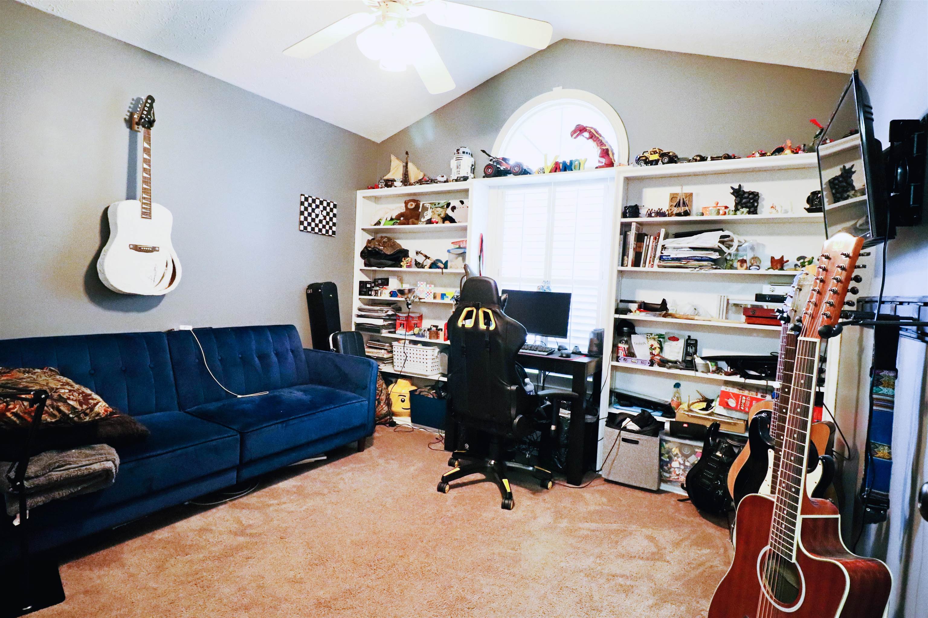 430 Graystone, Owensboro, Kentucky 42301, 4 Bedrooms Bedrooms, ,2 BathroomsBathrooms,Single Family Residence,For Sale,Graystone,87766
