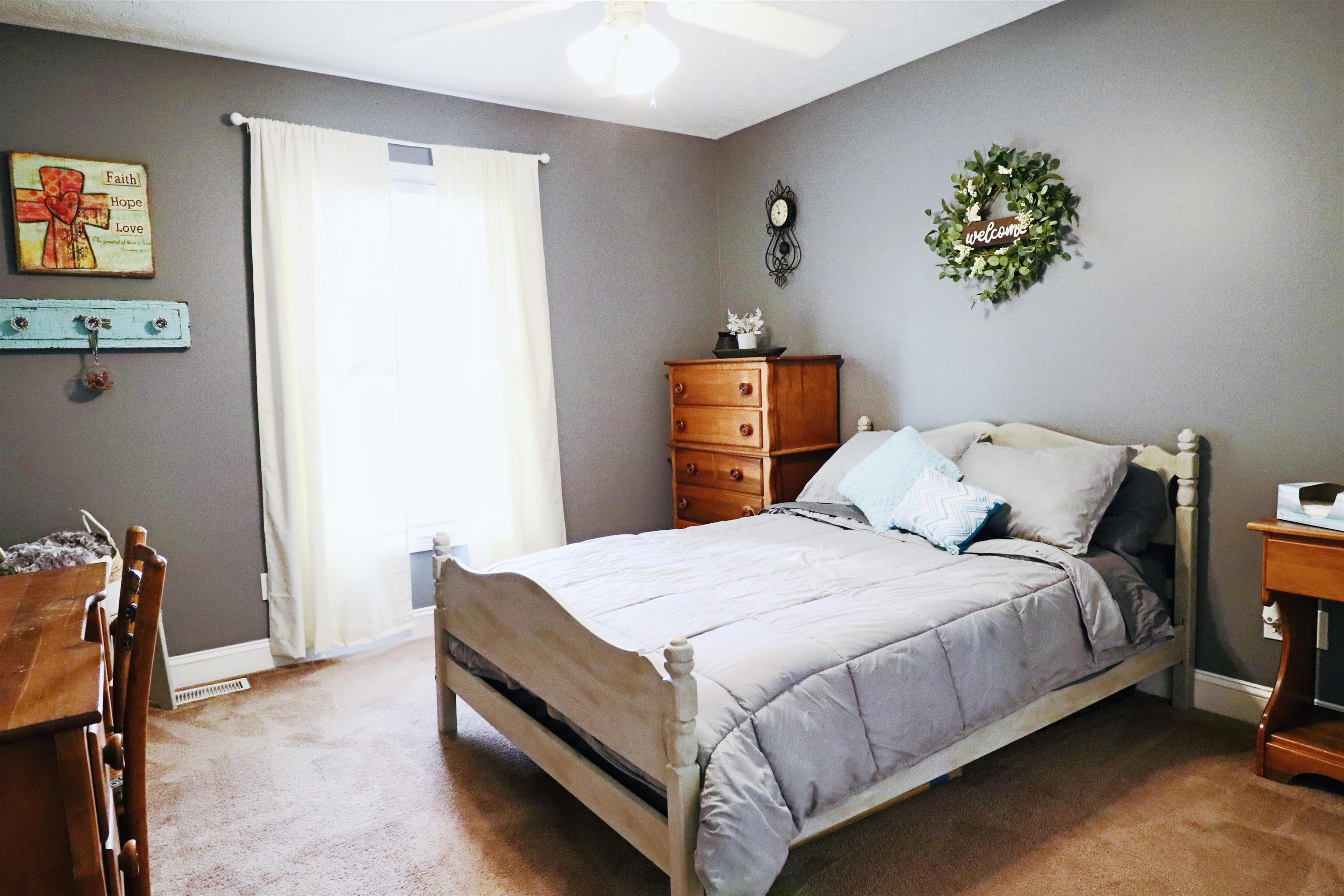 430 Graystone, Owensboro, Kentucky 42301, 4 Bedrooms Bedrooms, ,2 BathroomsBathrooms,Single Family Residence,For Sale,Graystone,87766