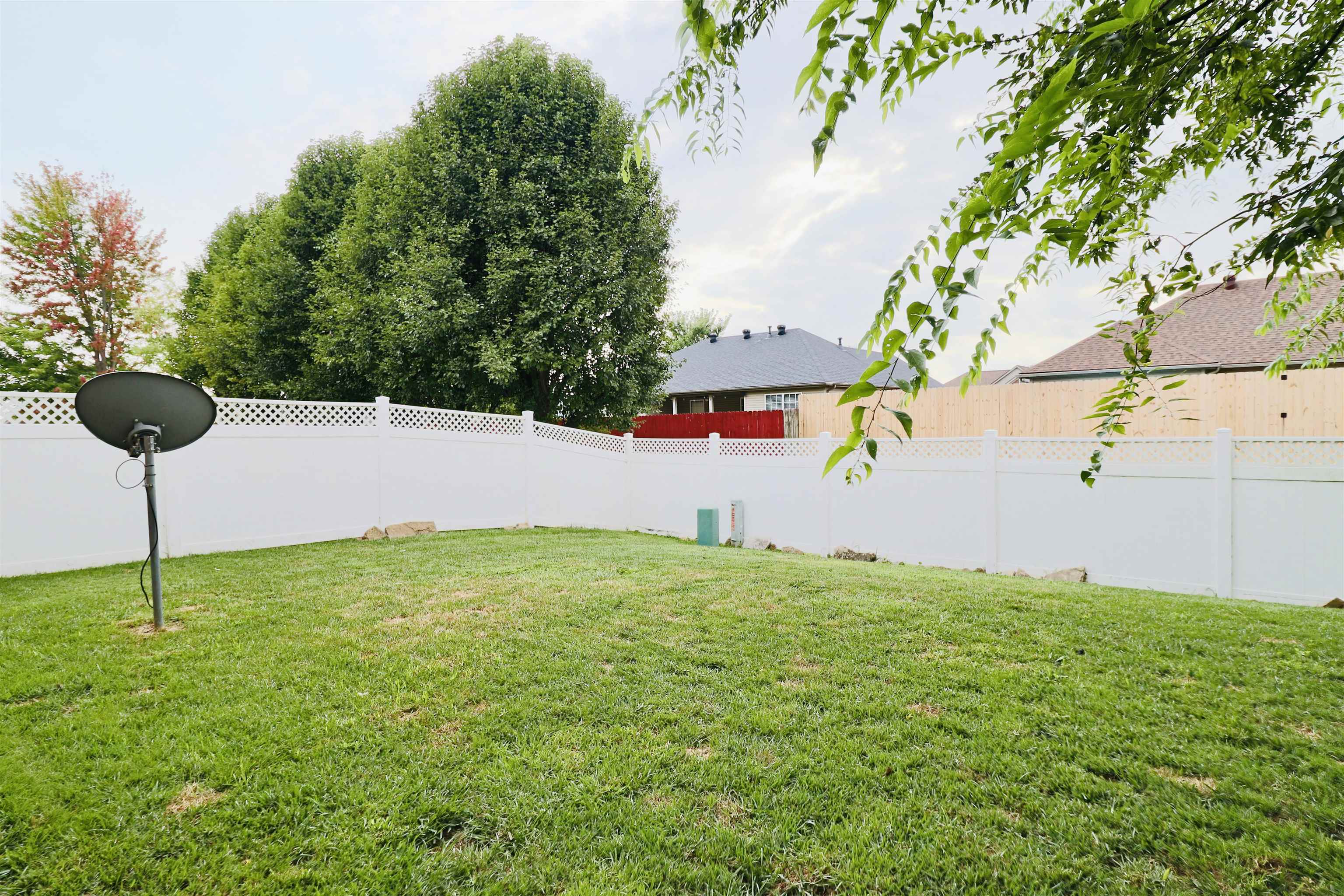430 Graystone, Owensboro, Kentucky 42301, 4 Bedrooms Bedrooms, ,2 BathroomsBathrooms,Single Family Residence,For Sale,Graystone,87766