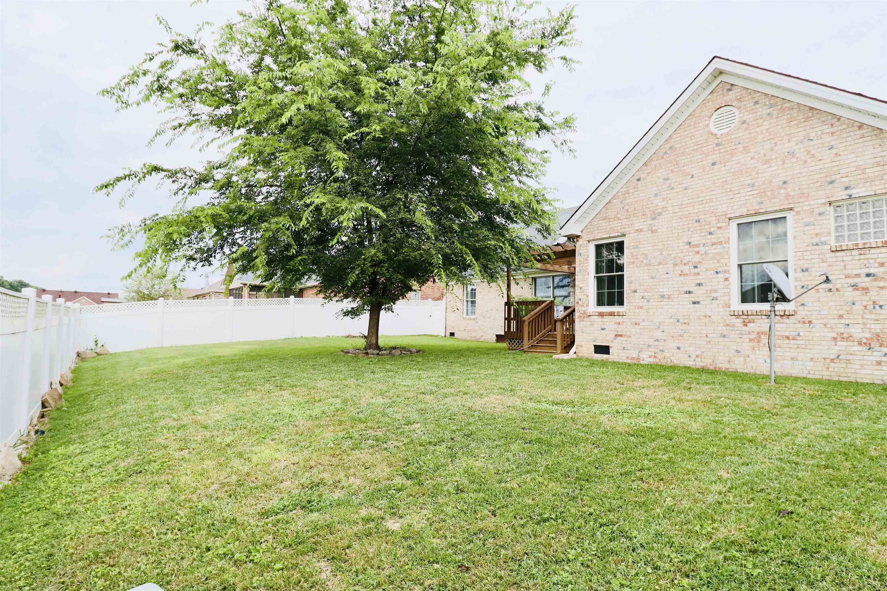 430 Graystone, Owensboro, Kentucky 42301, 4 Bedrooms Bedrooms, ,2 BathroomsBathrooms,Single Family Residence,For Sale,Graystone,87766