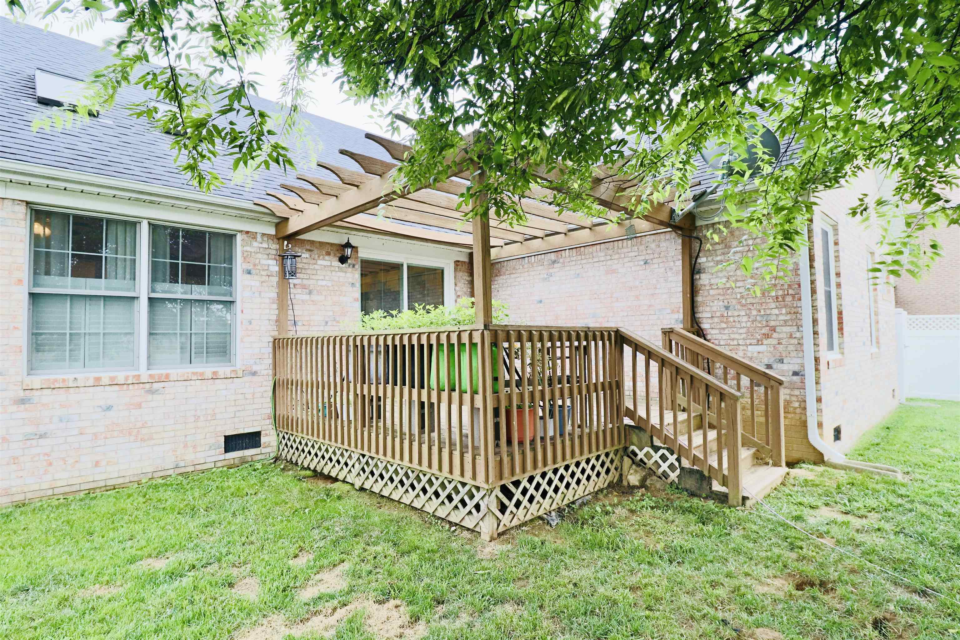 430 Graystone, Owensboro, Kentucky 42301, 4 Bedrooms Bedrooms, ,2 BathroomsBathrooms,Single Family Residence,For Sale,Graystone,87766