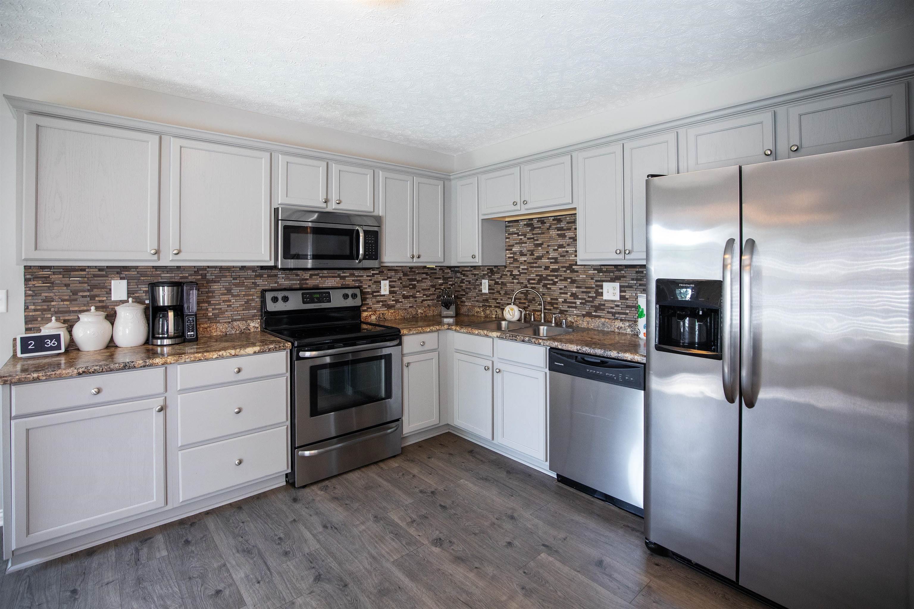 3715 Legacy Run, Owensboro, Kentucky 42301, 3 Bedrooms Bedrooms, ,2 BathroomsBathrooms,Single Family Residence,For Sale,Legacy Run,87767
