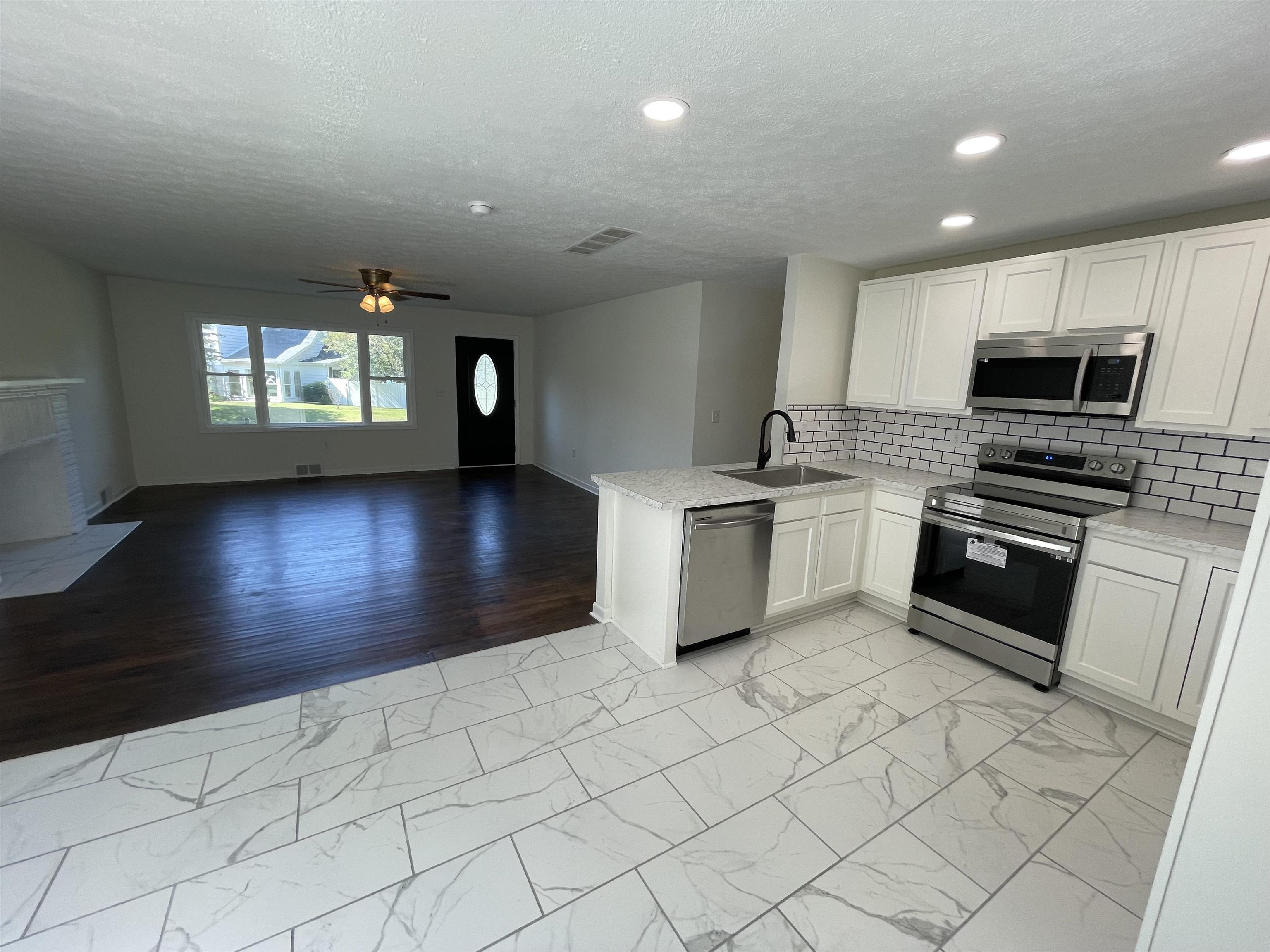 520 Main St, Island, Kentucky 42350, 4 Bedrooms Bedrooms, ,2 BathroomsBathrooms,Single Family Residence,For Sale,Main St,87774