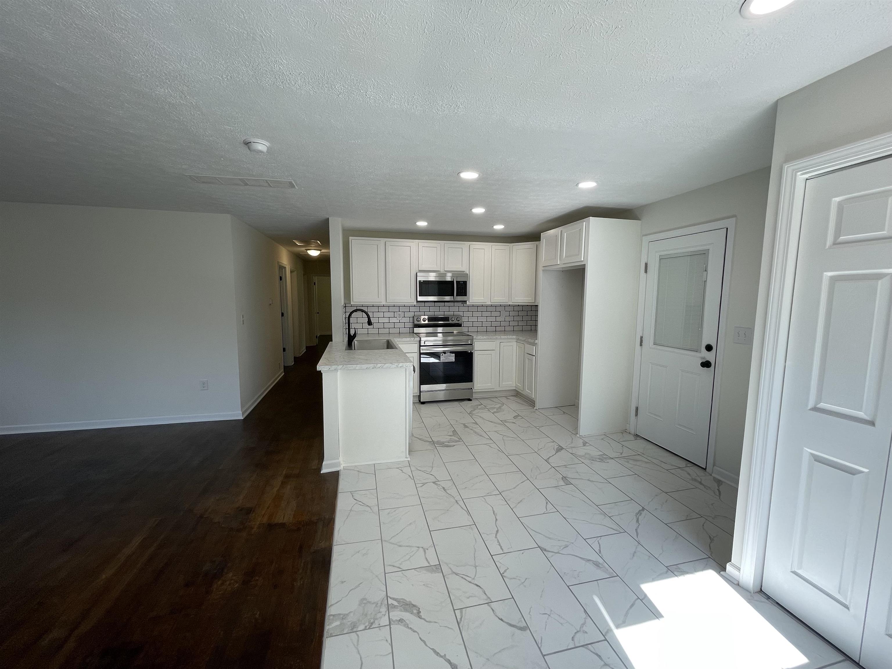 520 Main St, Island, Kentucky 42350, 4 Bedrooms Bedrooms, ,2 BathroomsBathrooms,Single Family Residence,For Sale,Main St,87774