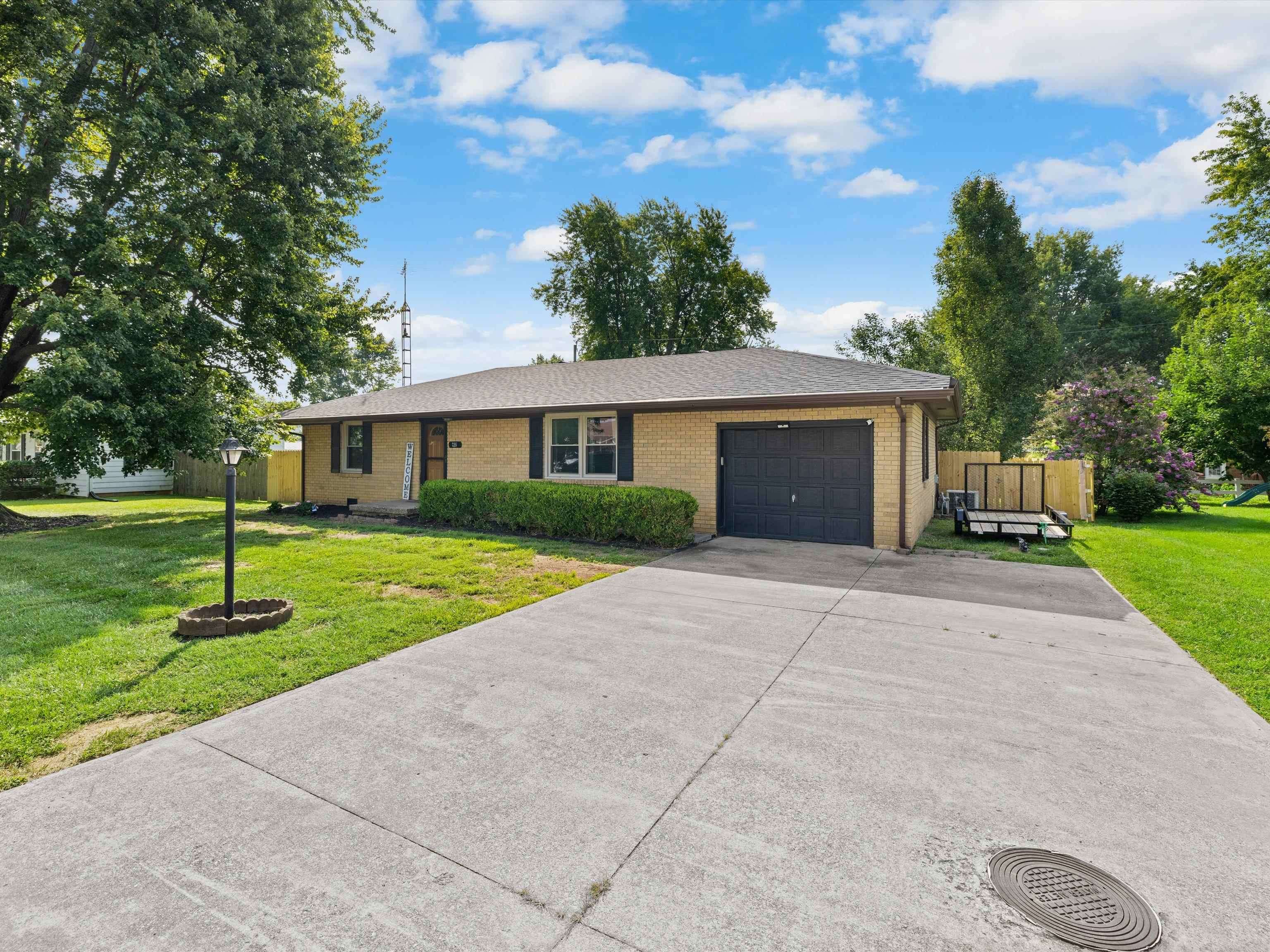 255 Homer Young St, Lewisport, Kentucky 42351, 3 Bedrooms Bedrooms, ,1 BathroomBathrooms,Single Family Residence,For Sale,Homer Young St,87797