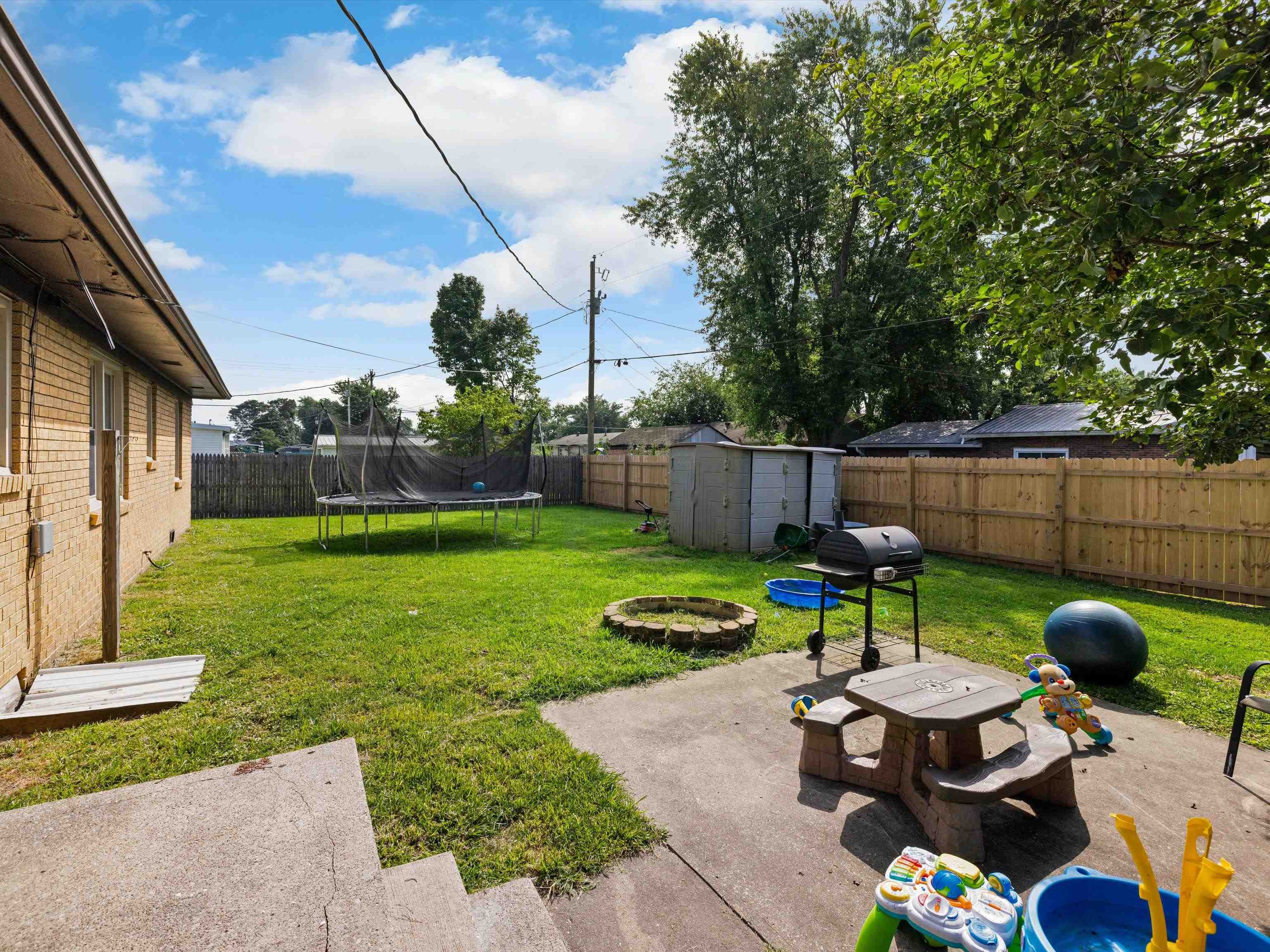 255 Homer Young St, Lewisport, Kentucky 42351, 3 Bedrooms Bedrooms, ,1 BathroomBathrooms,Single Family Residence,For Sale,Homer Young St,87797