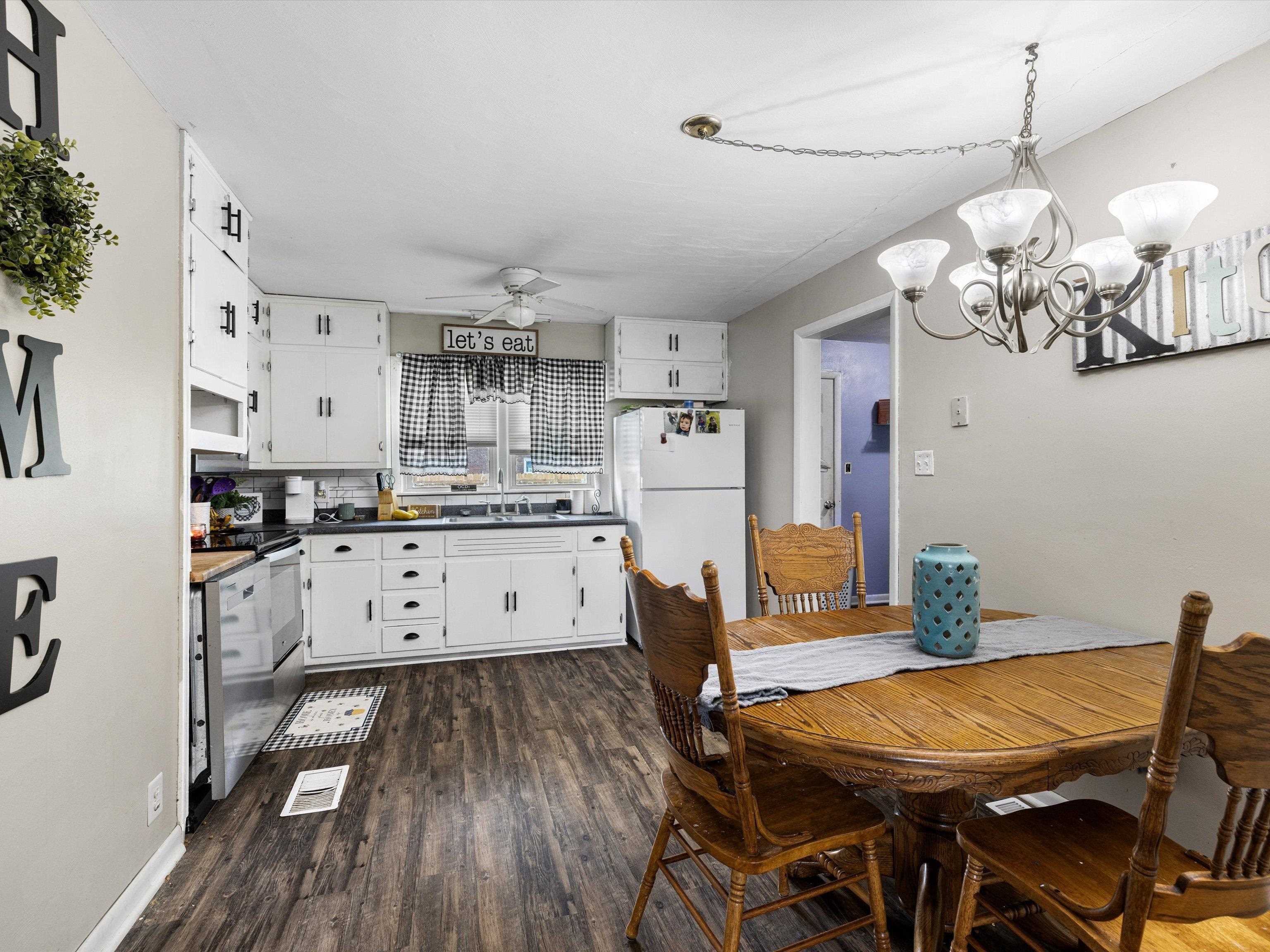 255 Homer Young St, Lewisport, Kentucky 42351, 3 Bedrooms Bedrooms, ,1 BathroomBathrooms,Single Family Residence,For Sale,Homer Young St,87797