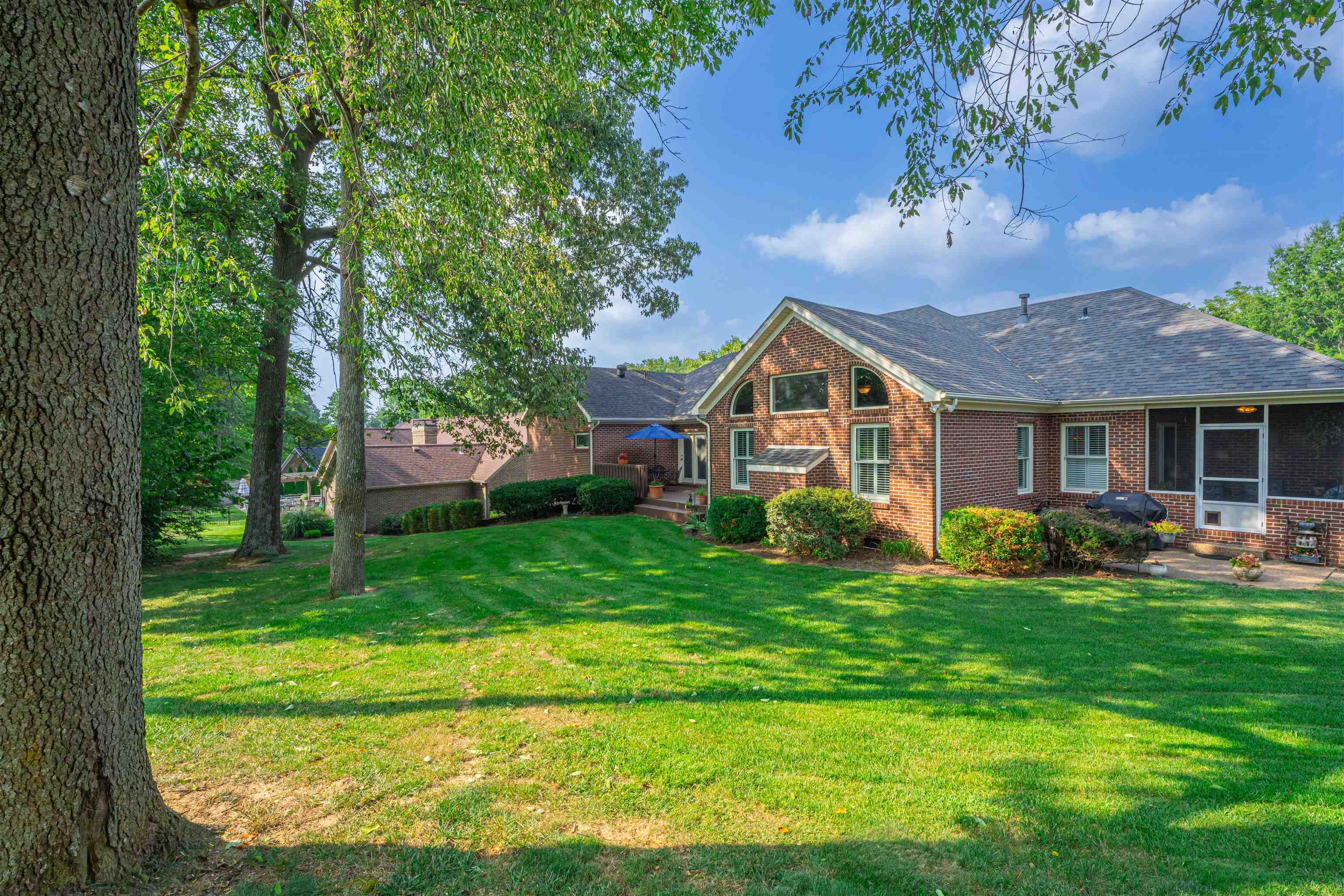 1112 Potomac Court, Owensboro, Kentucky 42303, 4 Bedrooms Bedrooms, ,3 BathroomsBathrooms,Single Family Residence,For Sale,Potomac Court,87803