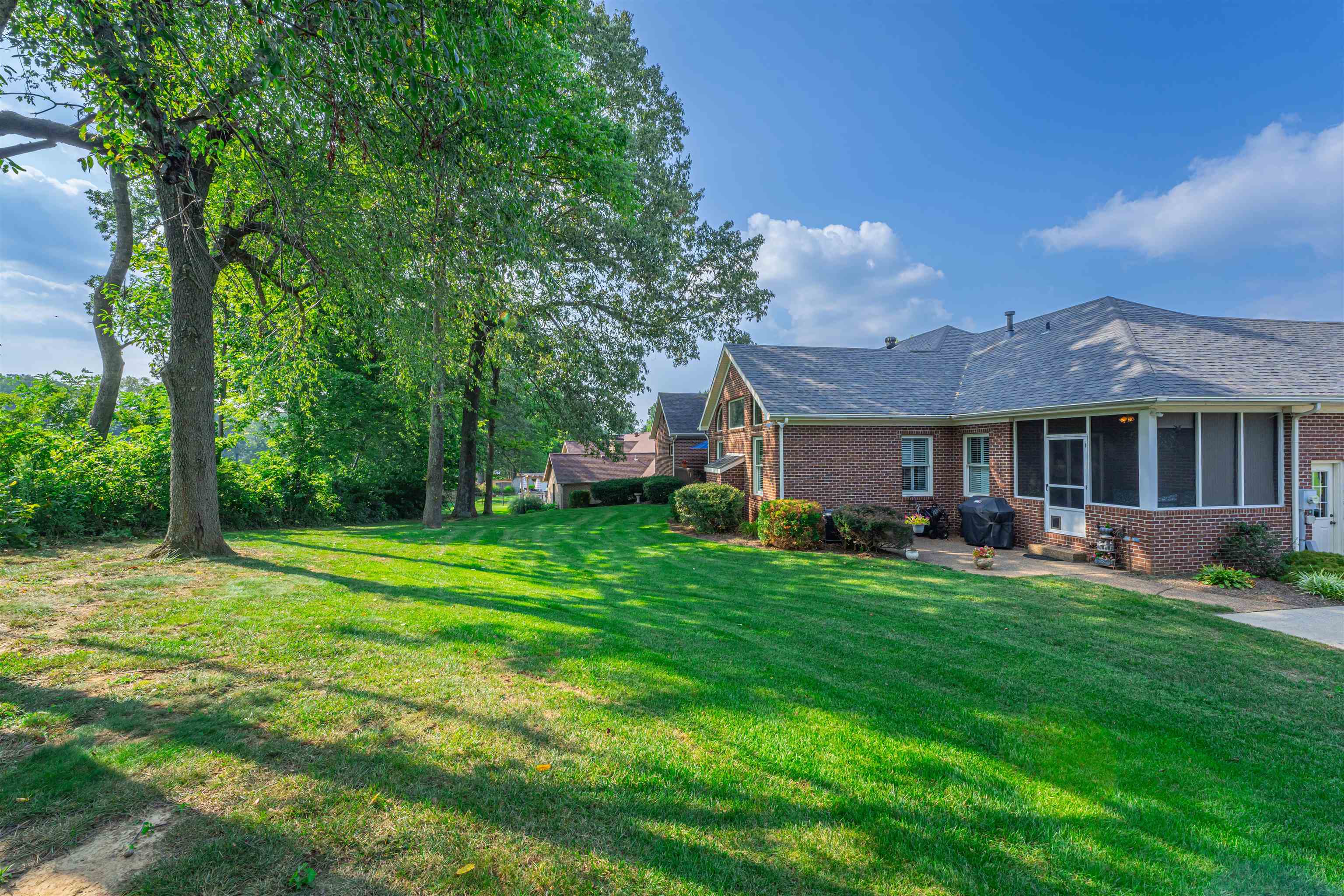1112 Potomac Court, Owensboro, Kentucky 42303, 4 Bedrooms Bedrooms, ,3 BathroomsBathrooms,Single Family Residence,For Sale,Potomac Court,87803