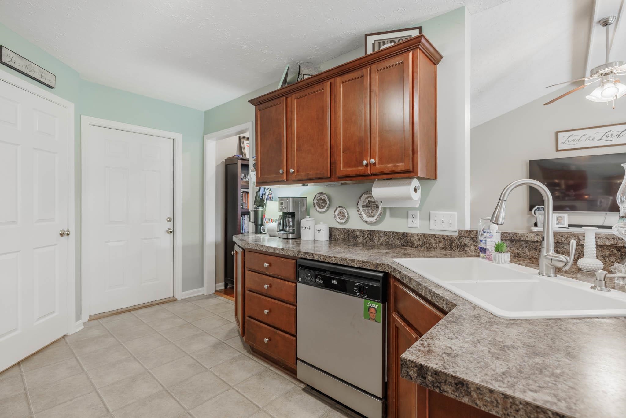 2608 Darby Dan Court, Owensboro, Kentucky 42303, 3 Bedrooms Bedrooms, ,2 BathroomsBathrooms,Single Family Residence,For Sale,Darby Dan Court,87805