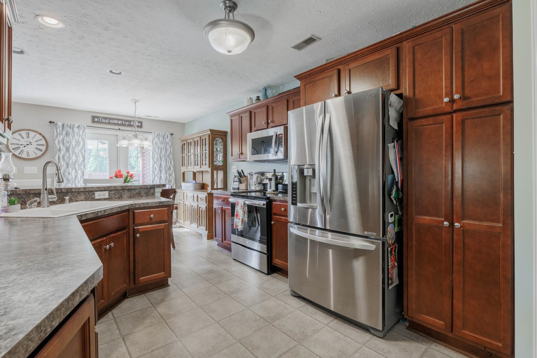 2608 Darby Dan Court, Owensboro, Kentucky 42303, 3 Bedrooms Bedrooms, ,2 BathroomsBathrooms,Single Family Residence,For Sale,Darby Dan Court,87805
