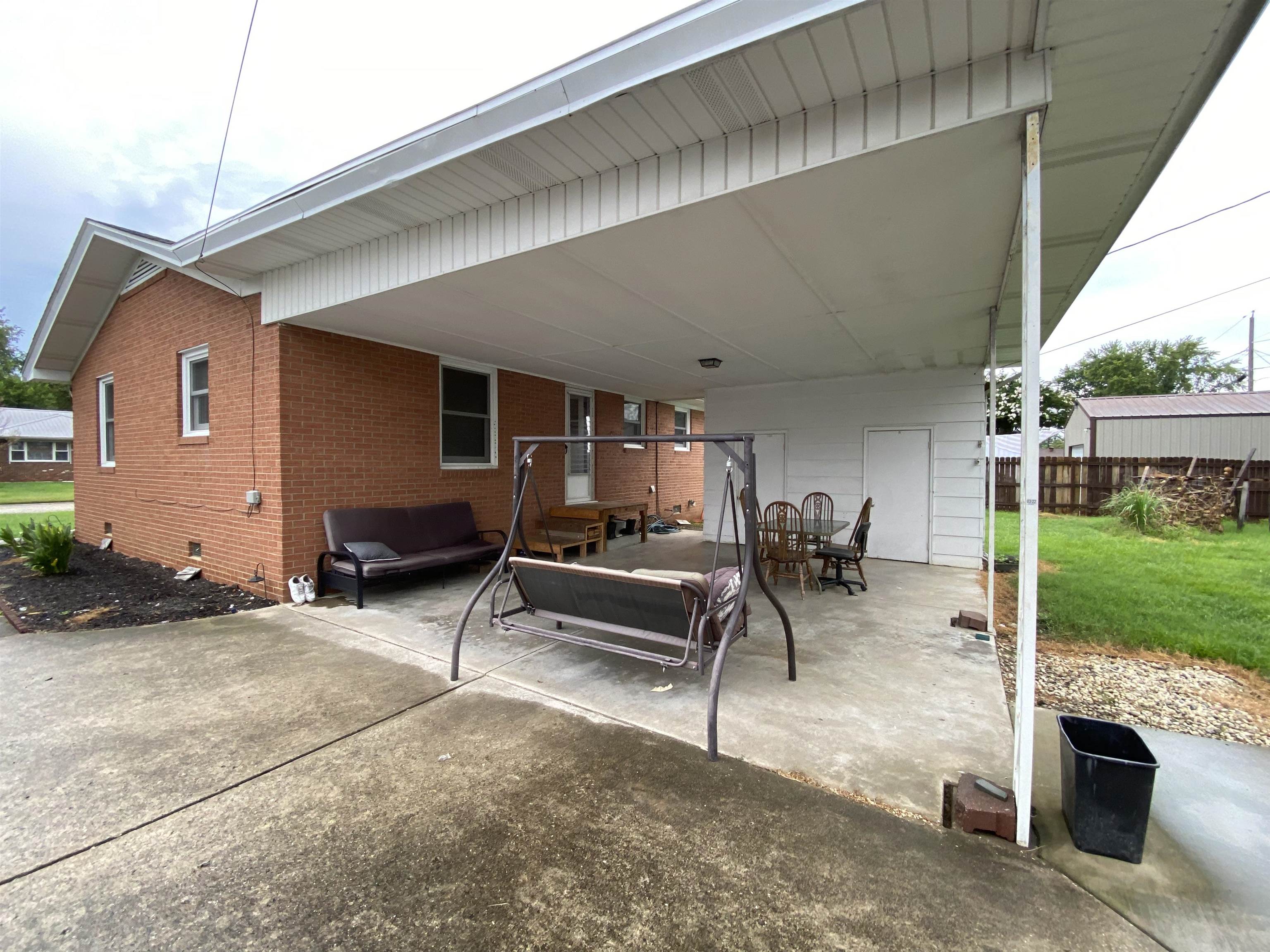 821 Parkway Dr. South, Owensboro, Kentucky 42303, 3 Bedrooms Bedrooms, ,2 BathroomsBathrooms,Single Family Residence,For Sale,Parkway Dr. South,87806