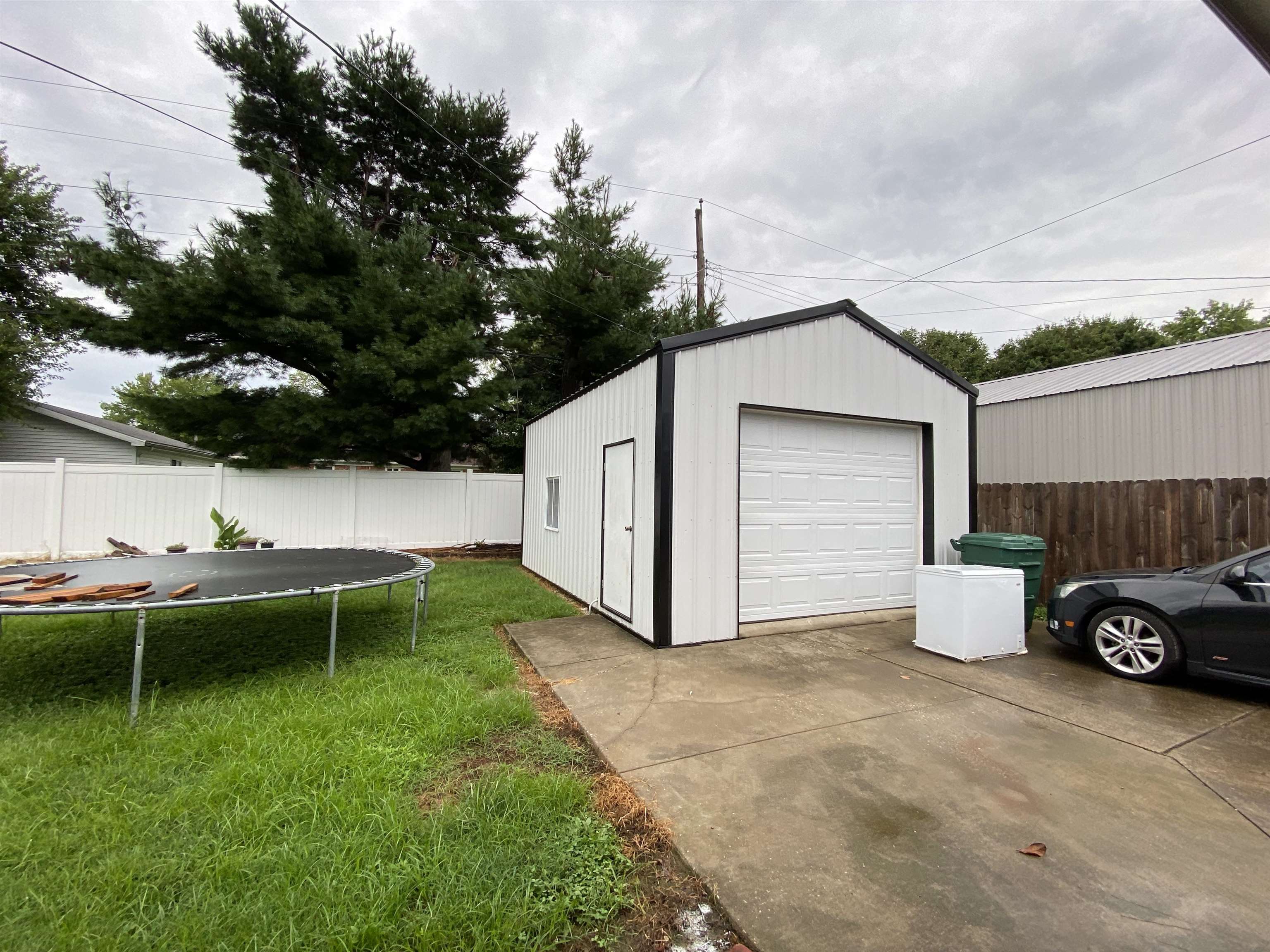 821 Parkway Dr. South, Owensboro, Kentucky 42303, 3 Bedrooms Bedrooms, ,2 BathroomsBathrooms,Single Family Residence,For Sale,Parkway Dr. South,87806