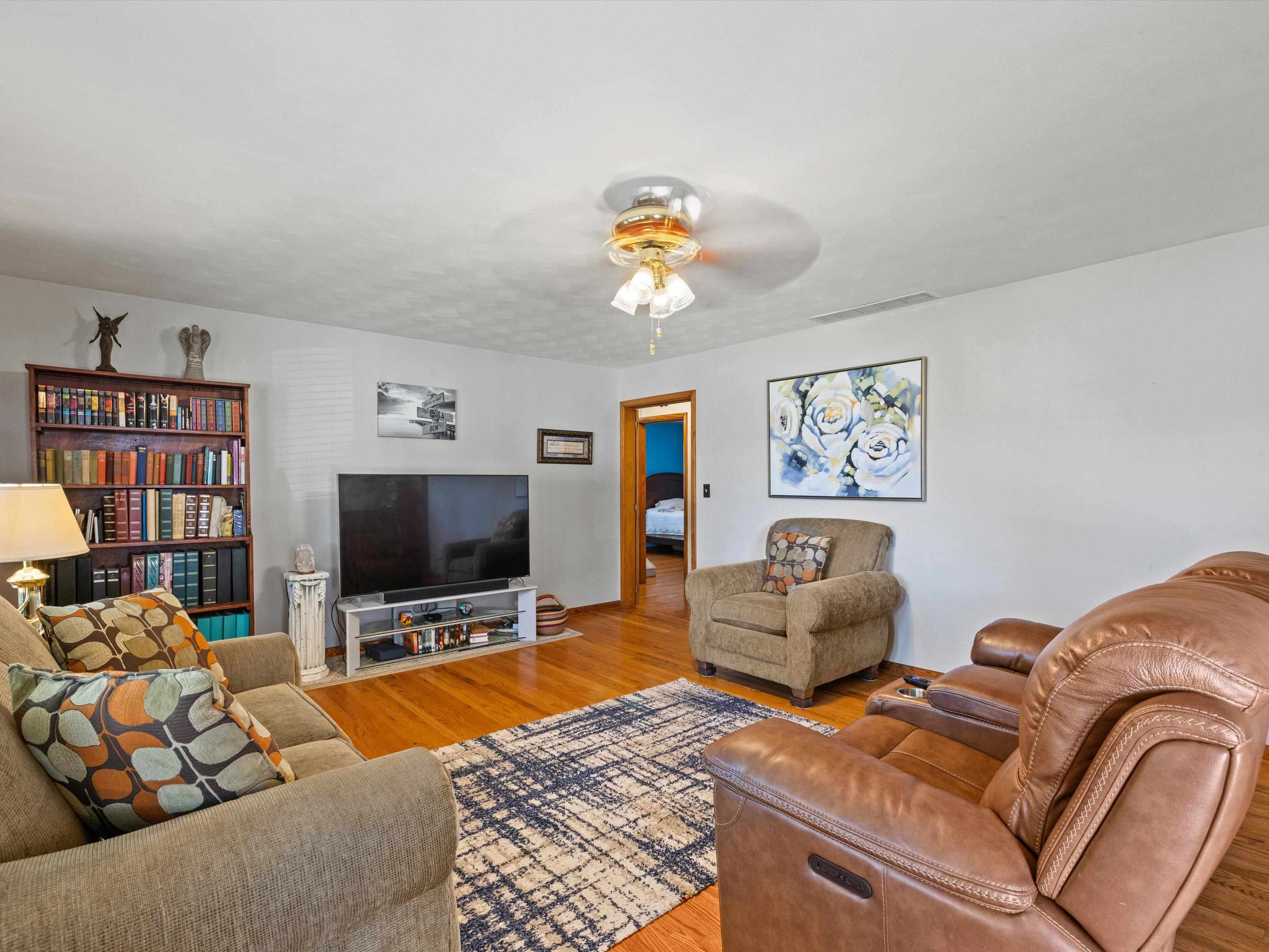 271 Cinderella Drive, Owensboro, Kentucky 42303-0248, 3 Bedrooms Bedrooms, ,2 BathroomsBathrooms,Single Family Residence,For Sale,Cinderella Drive,87808