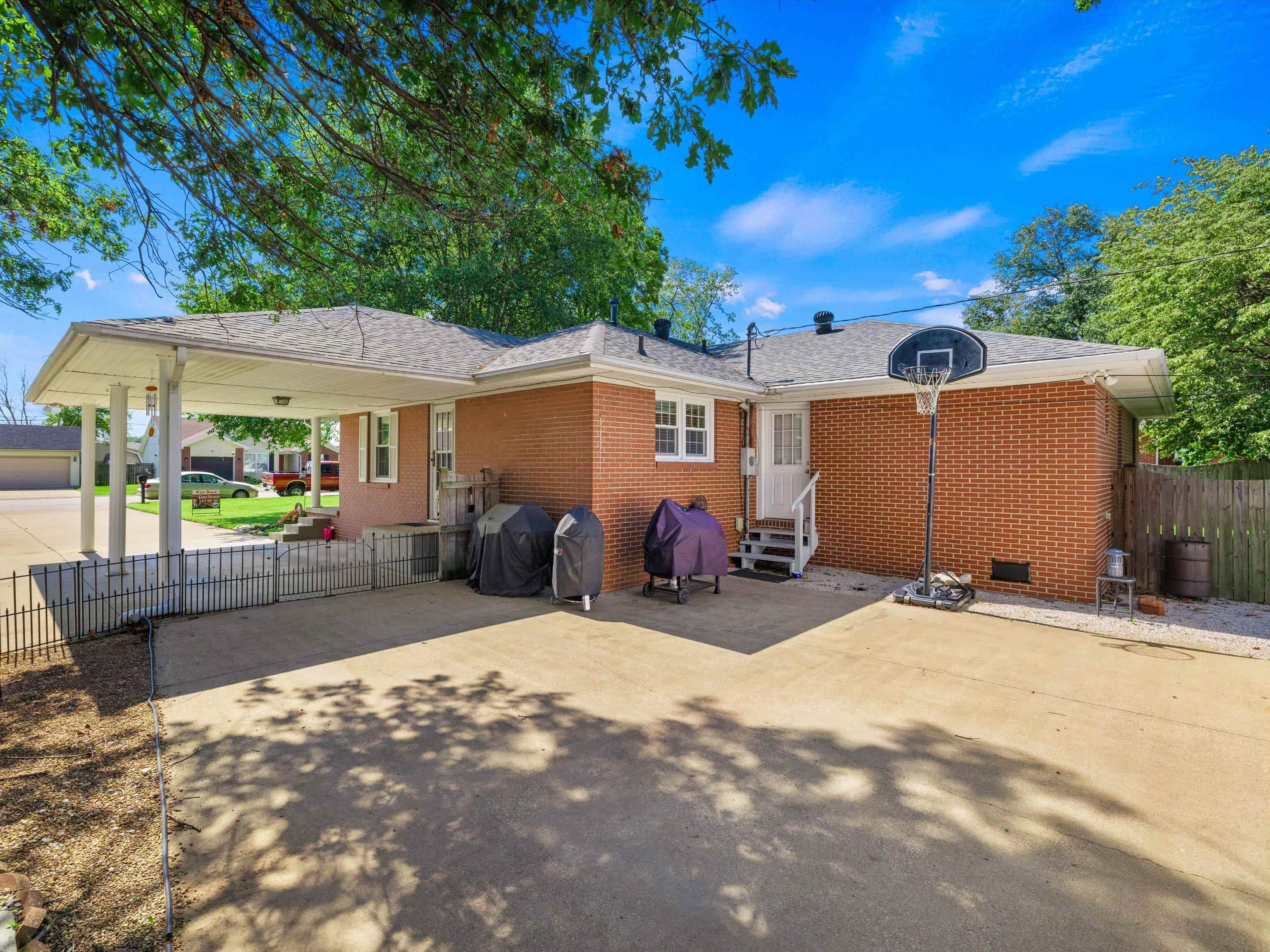 271 Cinderella Drive, Owensboro, Kentucky 42303-0248, 3 Bedrooms Bedrooms, ,2 BathroomsBathrooms,Single Family Residence,For Sale,Cinderella Drive,87808