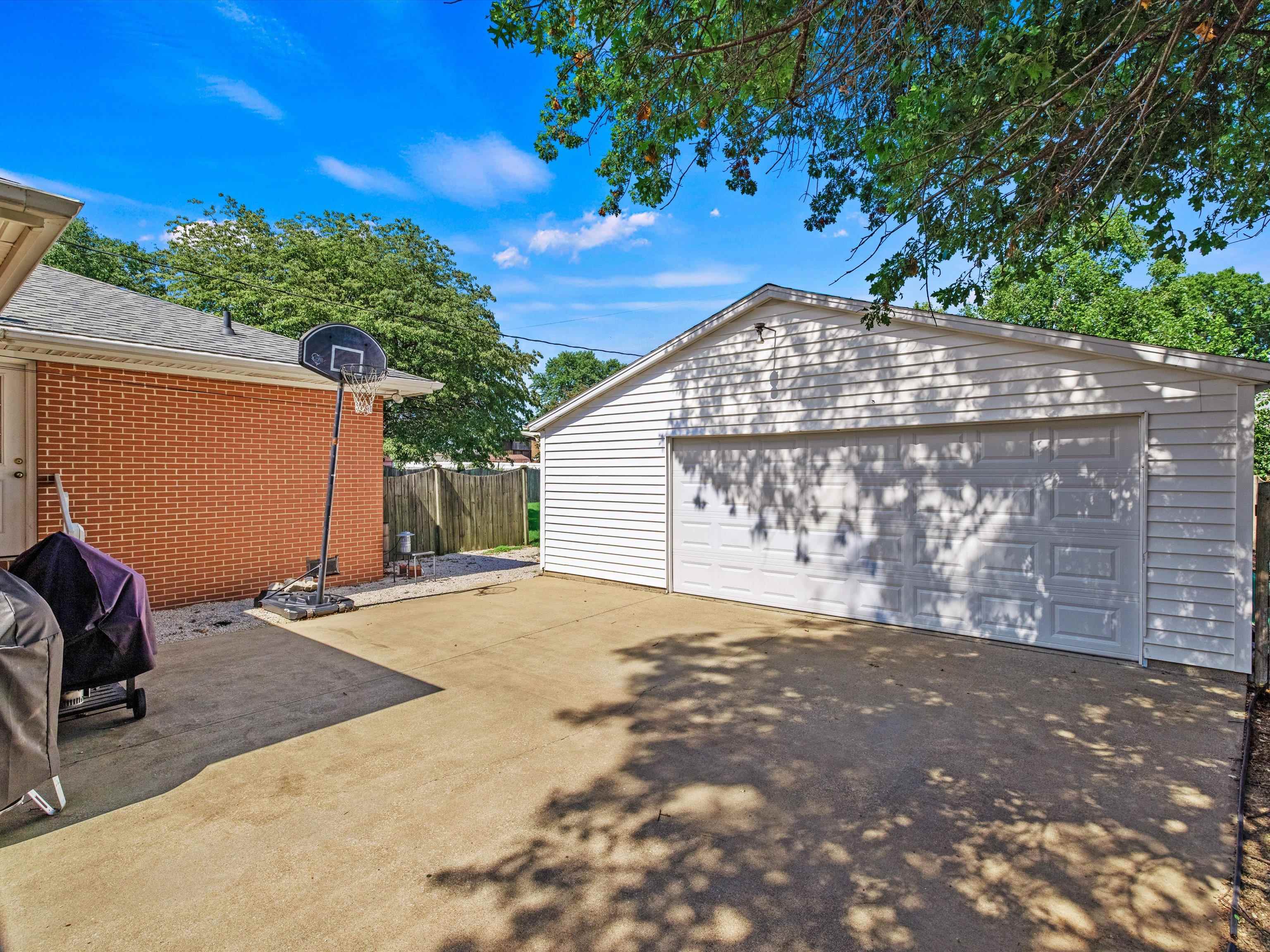 271 Cinderella Drive, Owensboro, Kentucky 42303-0248, 3 Bedrooms Bedrooms, ,2 BathroomsBathrooms,Single Family Residence,For Sale,Cinderella Drive,87808
