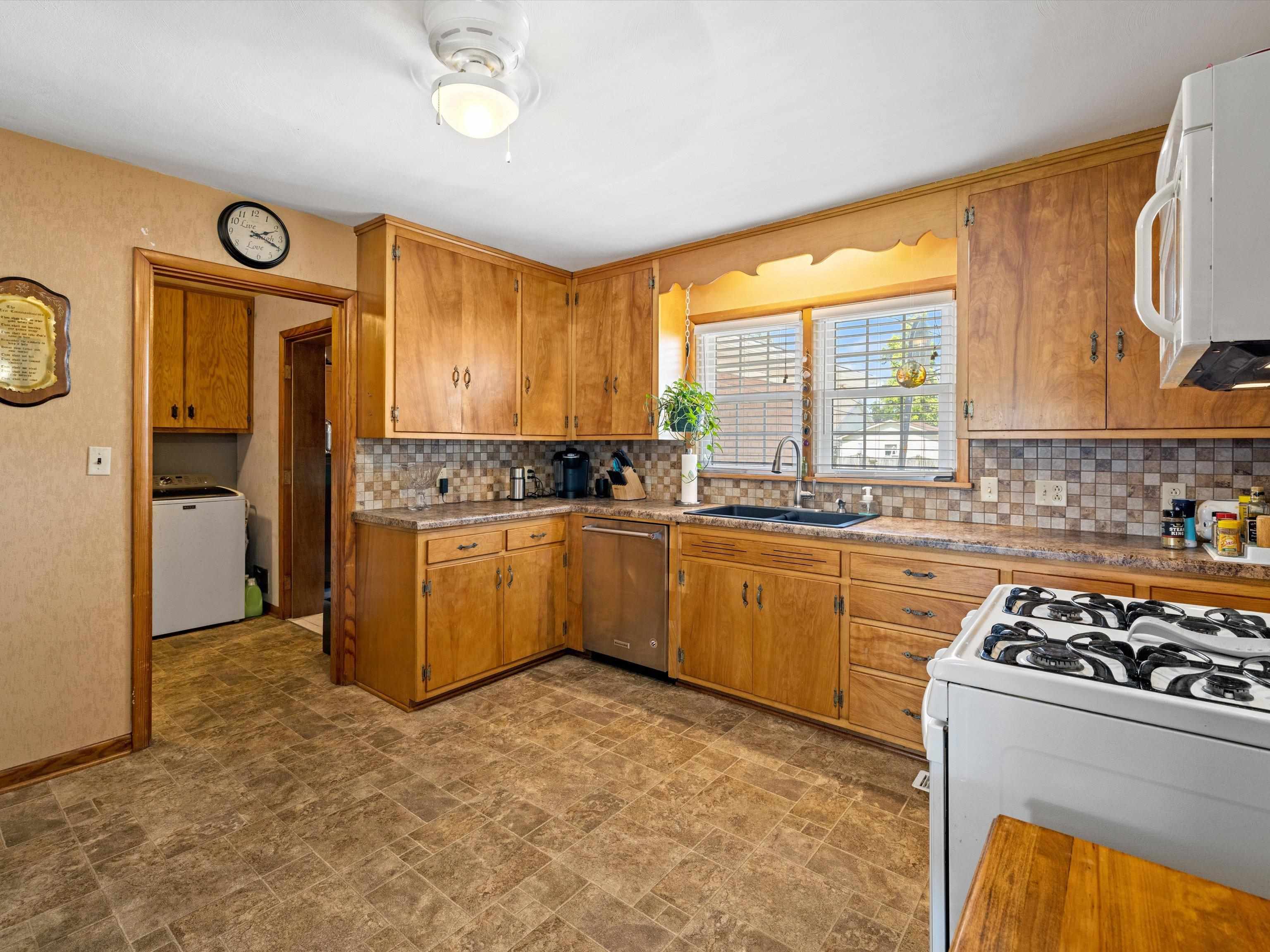 271 Cinderella Drive, Owensboro, Kentucky 42303-0248, 3 Bedrooms Bedrooms, ,2 BathroomsBathrooms,Single Family Residence,For Sale,Cinderella Drive,87808