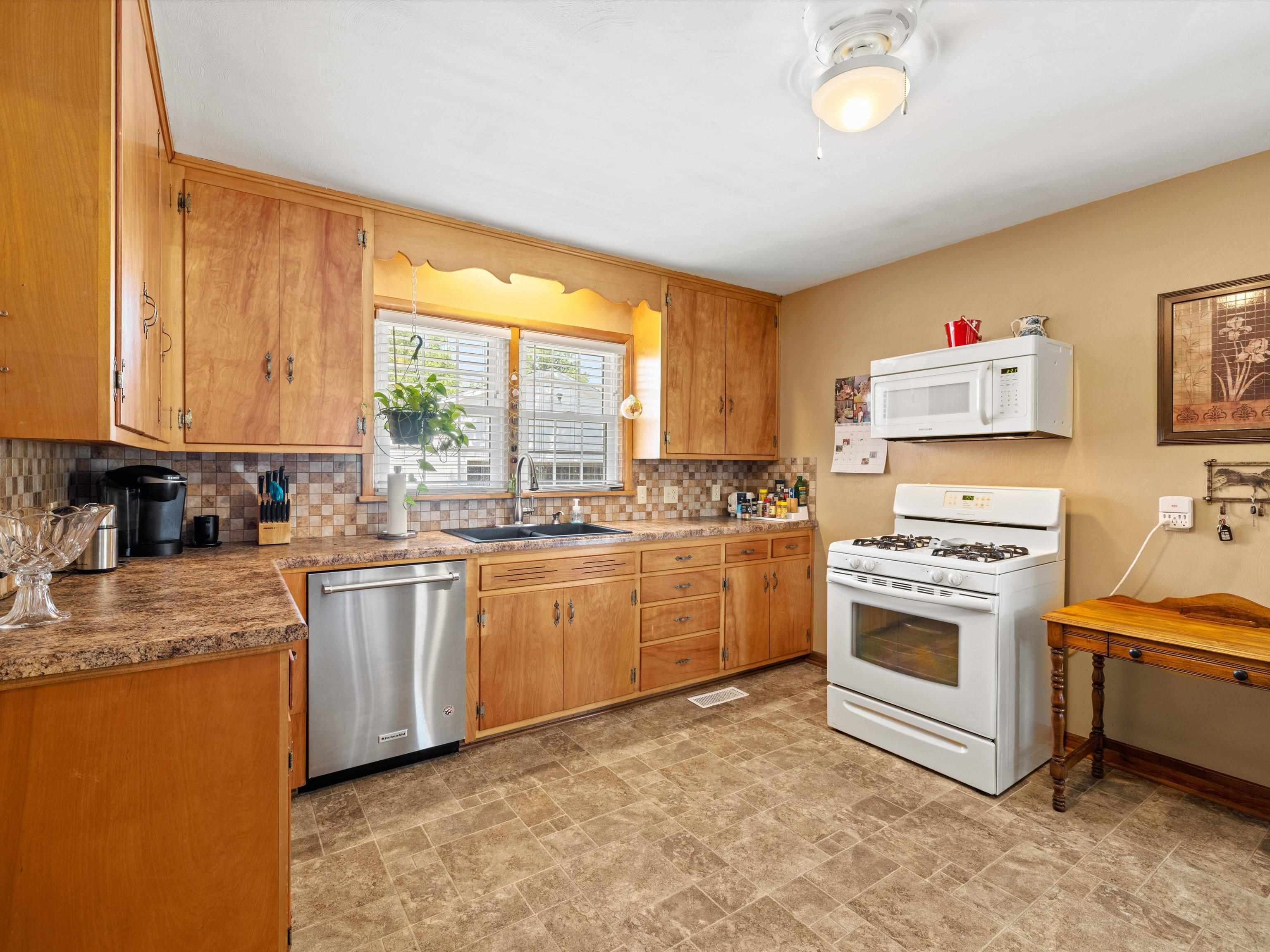 271 Cinderella Drive, Owensboro, Kentucky 42303-0248, 3 Bedrooms Bedrooms, ,2 BathroomsBathrooms,Single Family Residence,For Sale,Cinderella Drive,87808