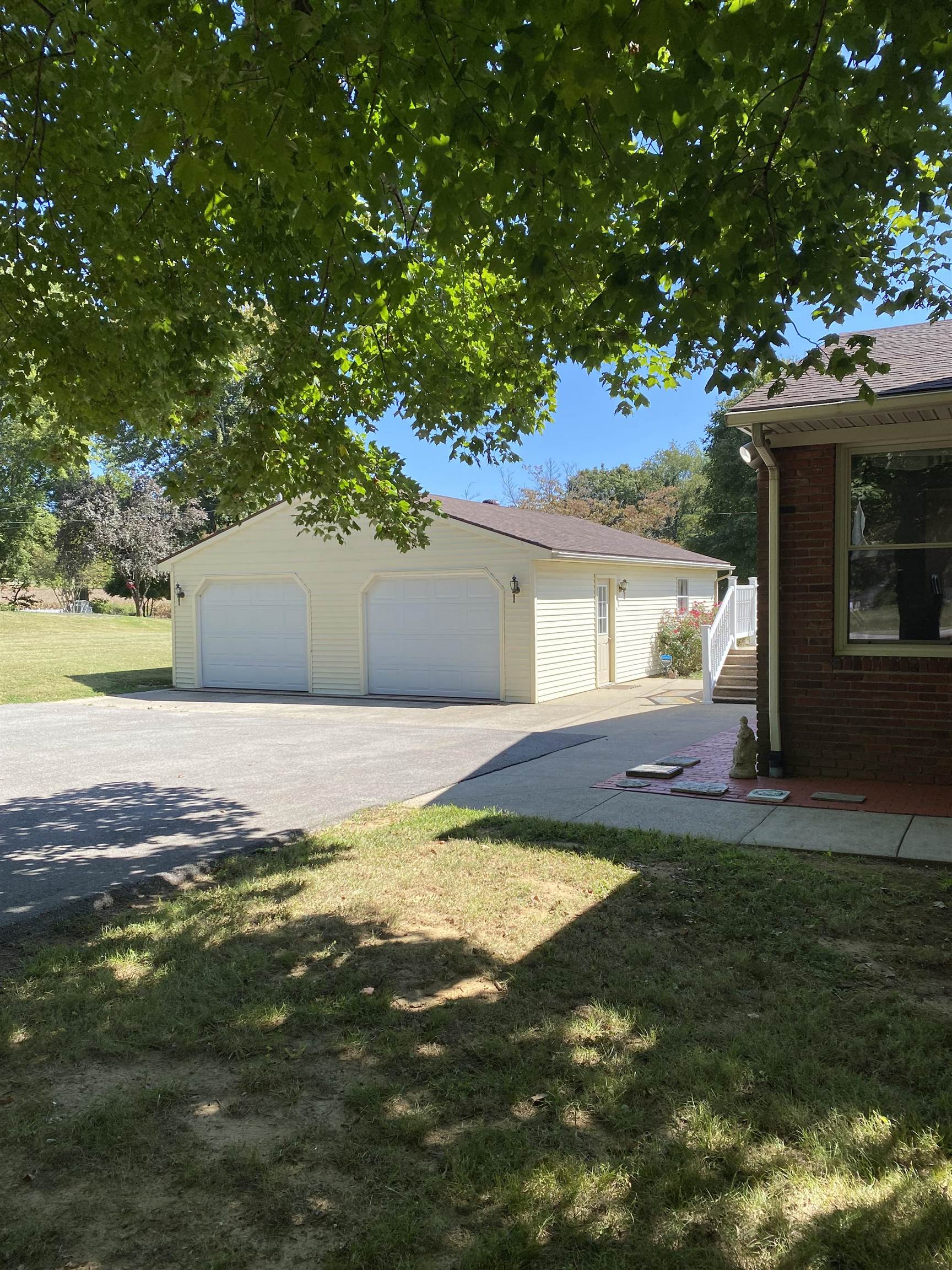 5540 Graham Lane, Owensboro, Kentucky 42303, 4 Bedrooms Bedrooms, ,2 BathroomsBathrooms,Single Family Residence,For Sale,Graham Lane,87820