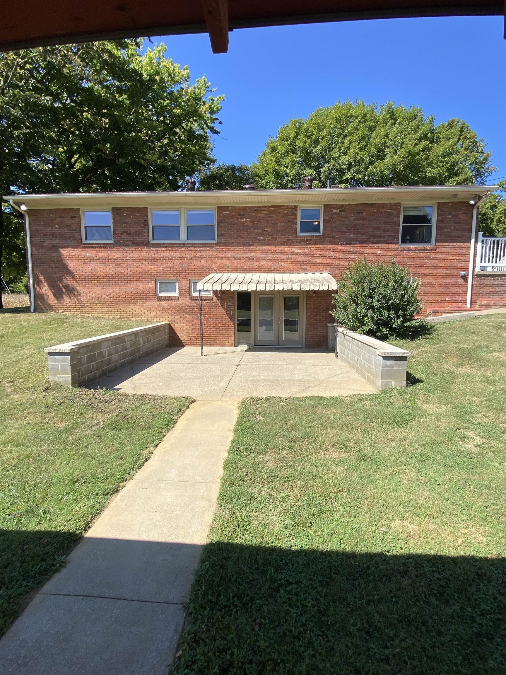 5540 Graham Lane, Owensboro, Kentucky 42303, 4 Bedrooms Bedrooms, ,2 BathroomsBathrooms,Single Family Residence,For Sale,Graham Lane,87820