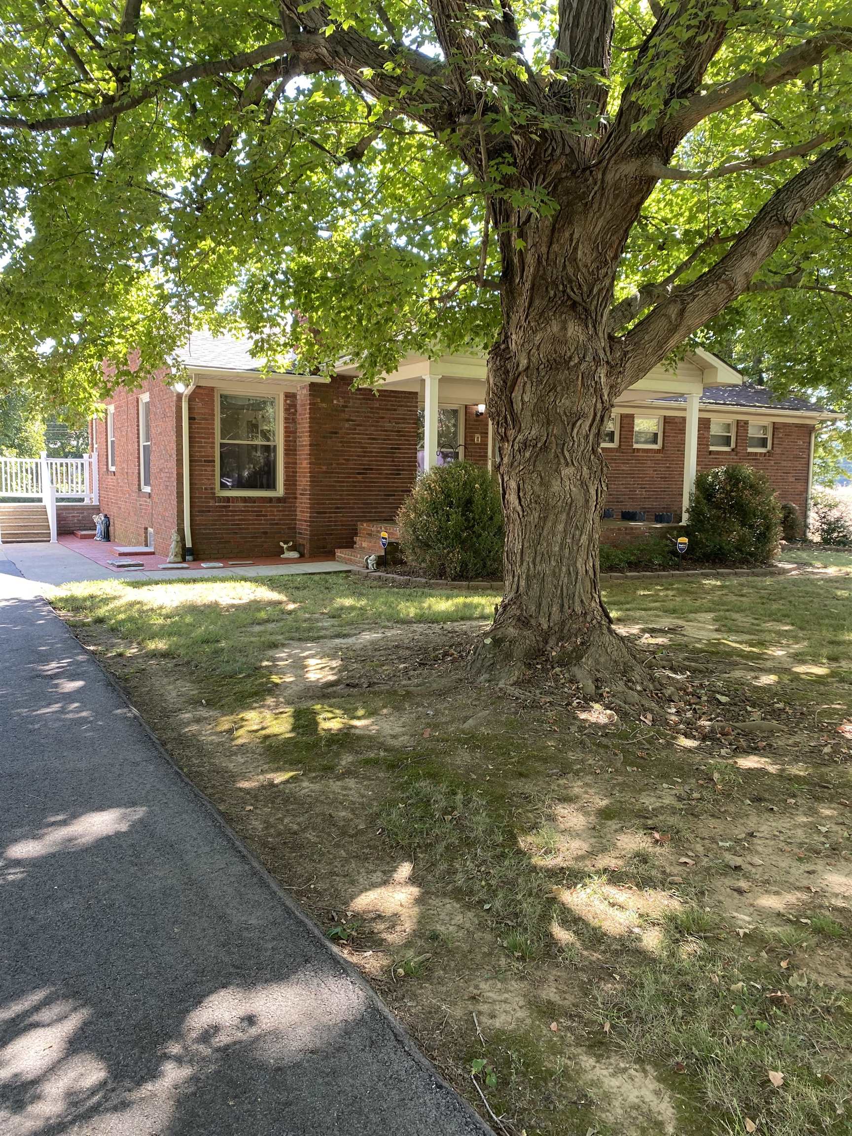 5540 Graham Lane, Owensboro, Kentucky 42303, 4 Bedrooms Bedrooms, ,2 BathroomsBathrooms,Single Family Residence,For Sale,Graham Lane,87820