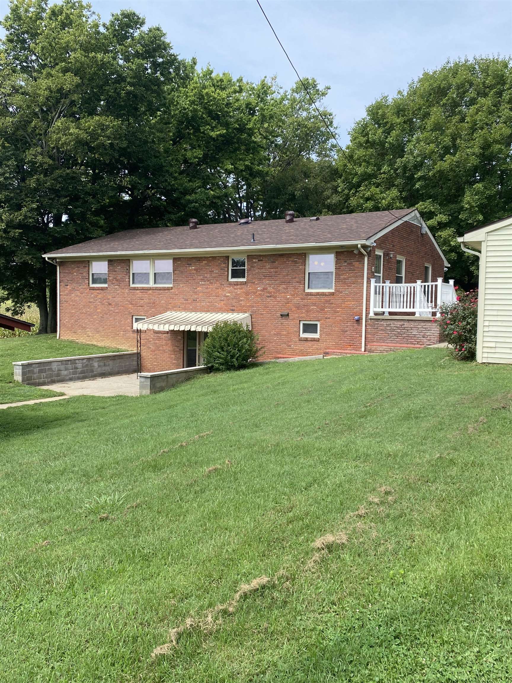 5540 Graham Lane, Owensboro, Kentucky 42303, 4 Bedrooms Bedrooms, ,2 BathroomsBathrooms,Single Family Residence,For Sale,Graham Lane,87820