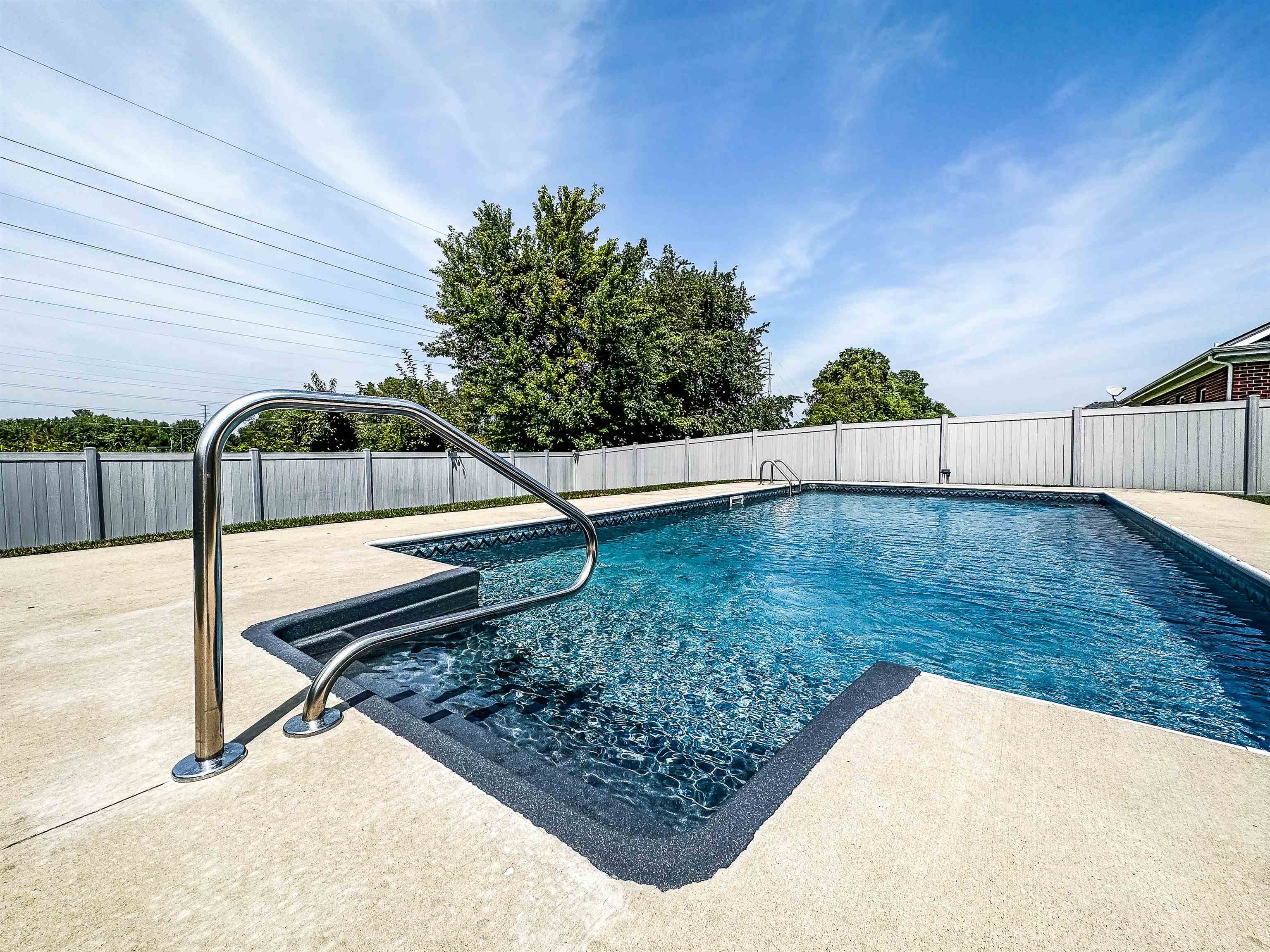 3865 Brookfield Dr, Owensboro, Kentucky 42303, 4 Bedrooms Bedrooms, ,2 BathroomsBathrooms,Single Family Residence,For Sale,Brookfield Dr,87821
