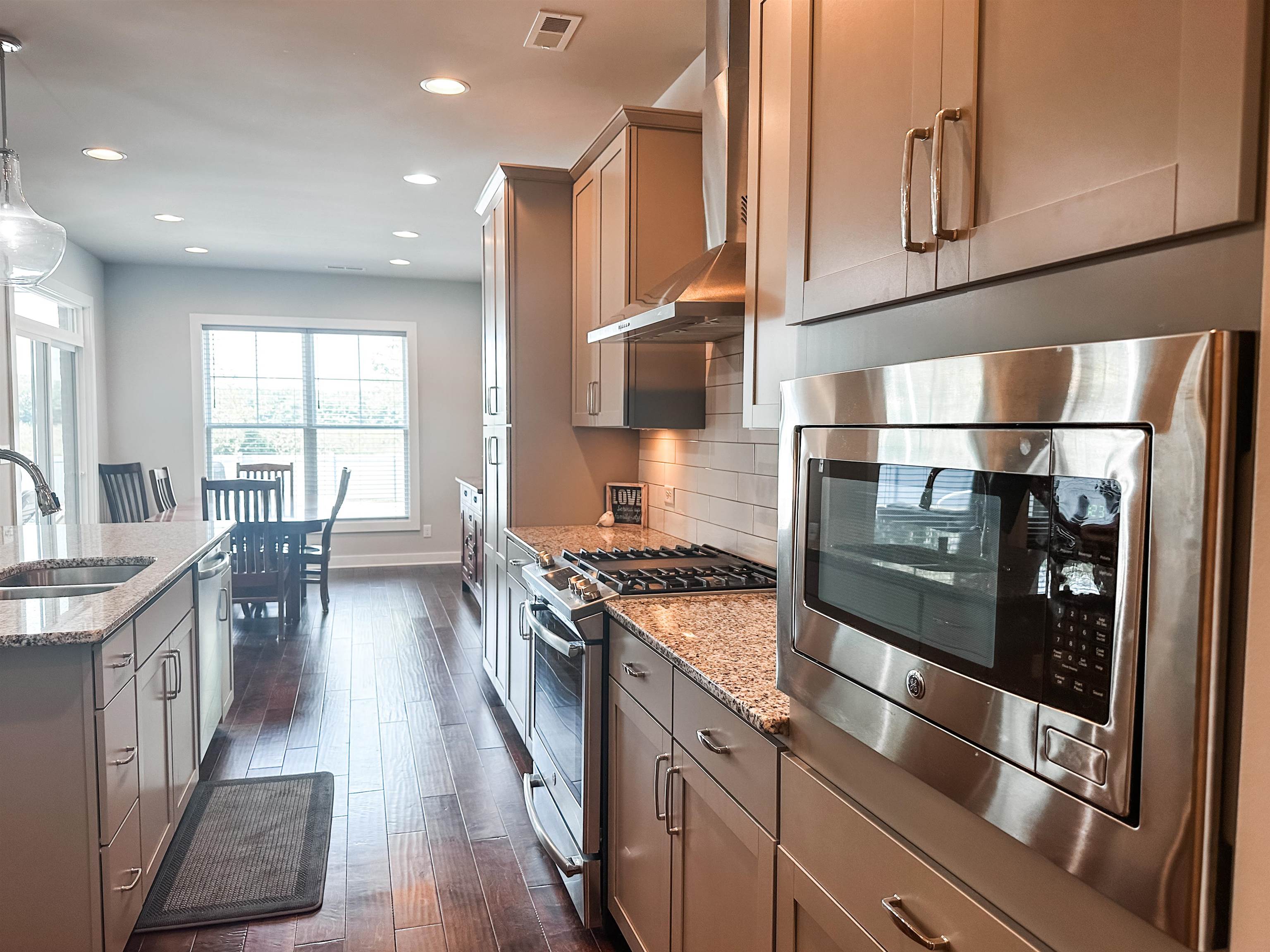 3865 Brookfield Dr, Owensboro, Kentucky 42303, 4 Bedrooms Bedrooms, ,2 BathroomsBathrooms,Single Family Residence,For Sale,Brookfield Dr,87821