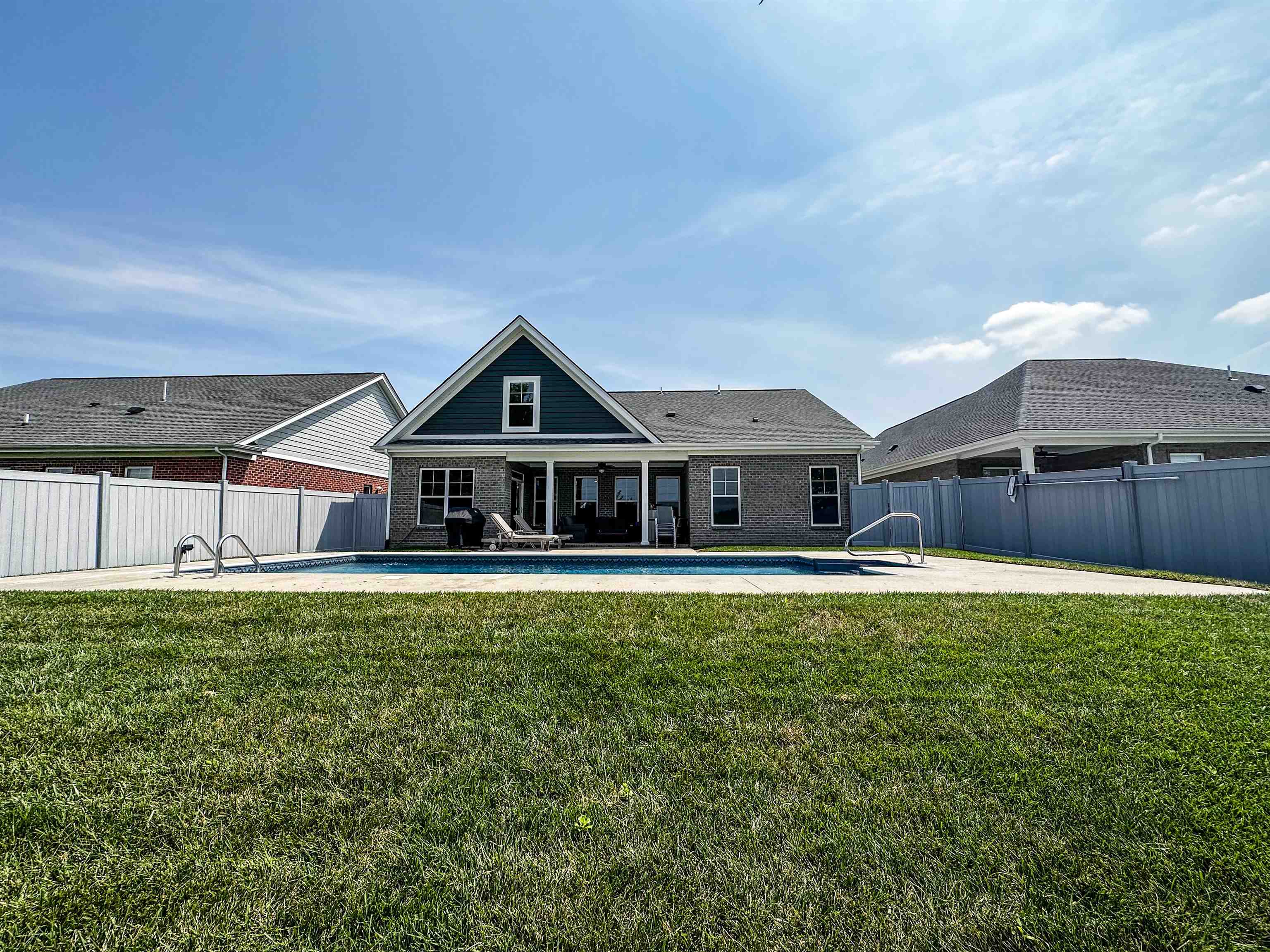 3865 Brookfield Dr, Owensboro, Kentucky 42303, 4 Bedrooms Bedrooms, ,2 BathroomsBathrooms,Single Family Residence,For Sale,Brookfield Dr,87821