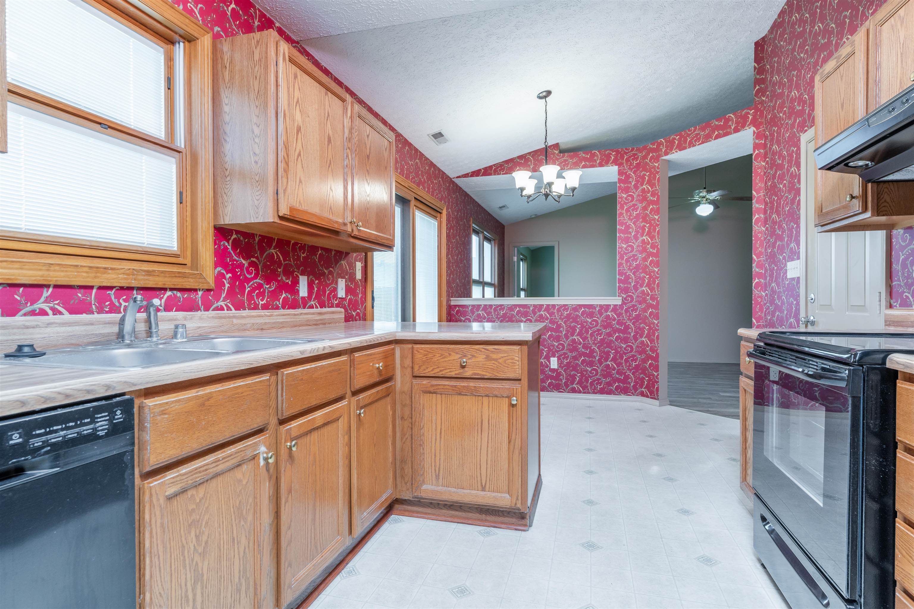 4619 McIntire Crossing, Owensboro, Kentucky 42301, 3 Bedrooms Bedrooms, ,2 BathroomsBathrooms,Single Family Residence,For Sale,McIntire Crossing,87827