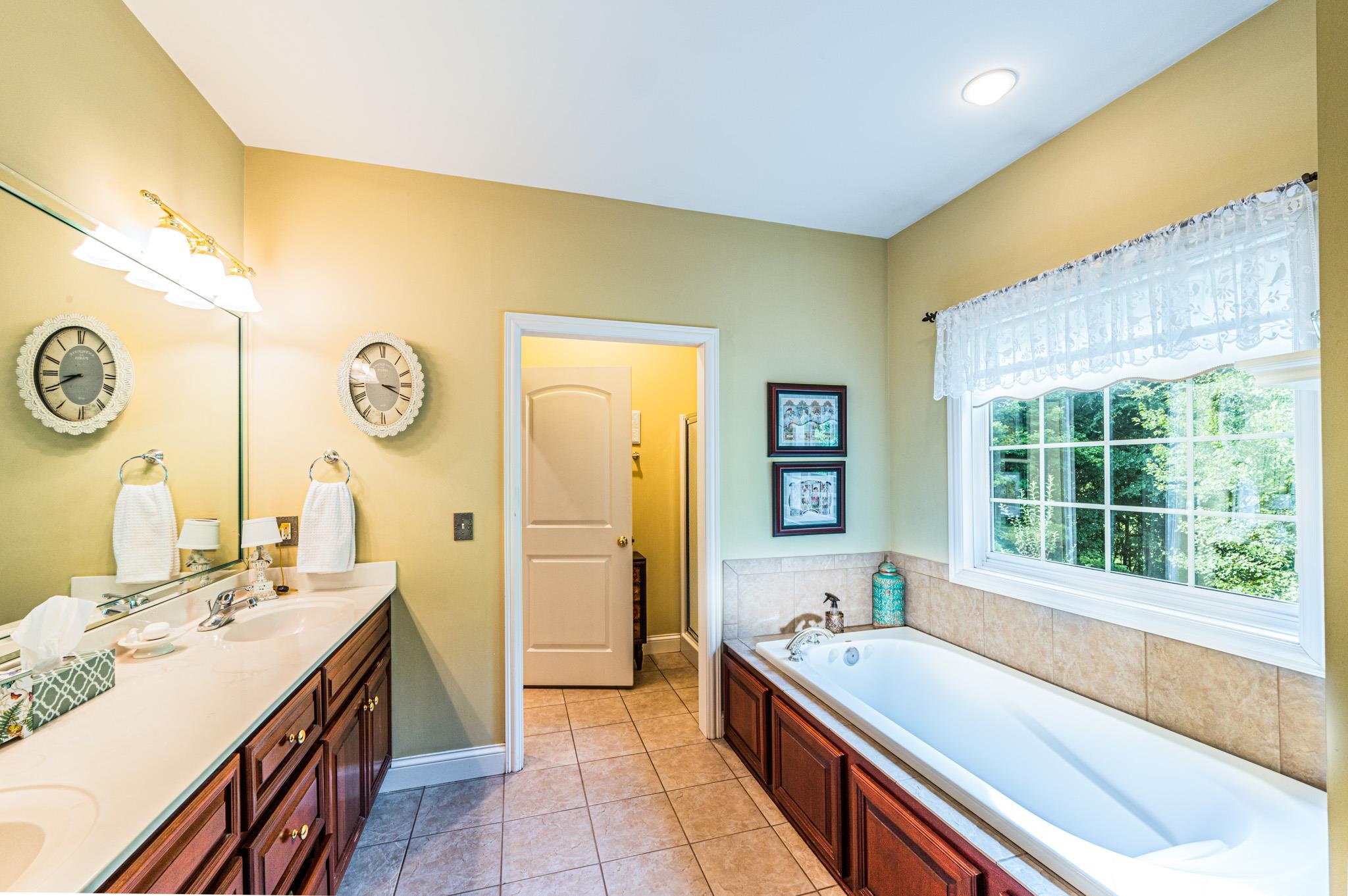 470 Goss Parrish Road, Bowling Green, Kentucky 42103, 4 Bedrooms Bedrooms, ,3 BathroomsBathrooms,Single Family Residence,For Sale,Goss Parrish Road,87831