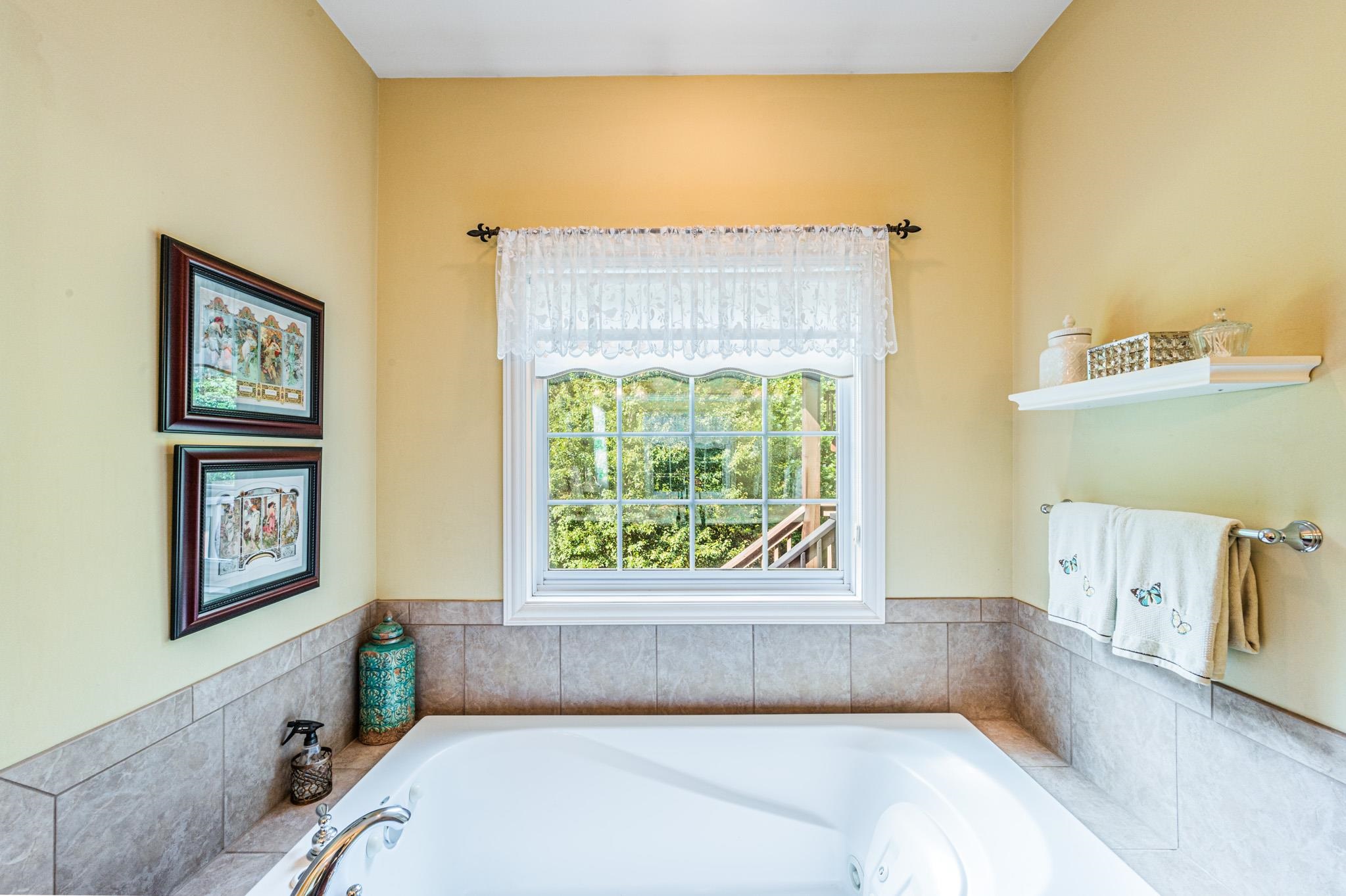 470 Goss Parrish Road, Bowling Green, Kentucky 42103, 4 Bedrooms Bedrooms, ,3 BathroomsBathrooms,Single Family Residence,For Sale,Goss Parrish Road,87831