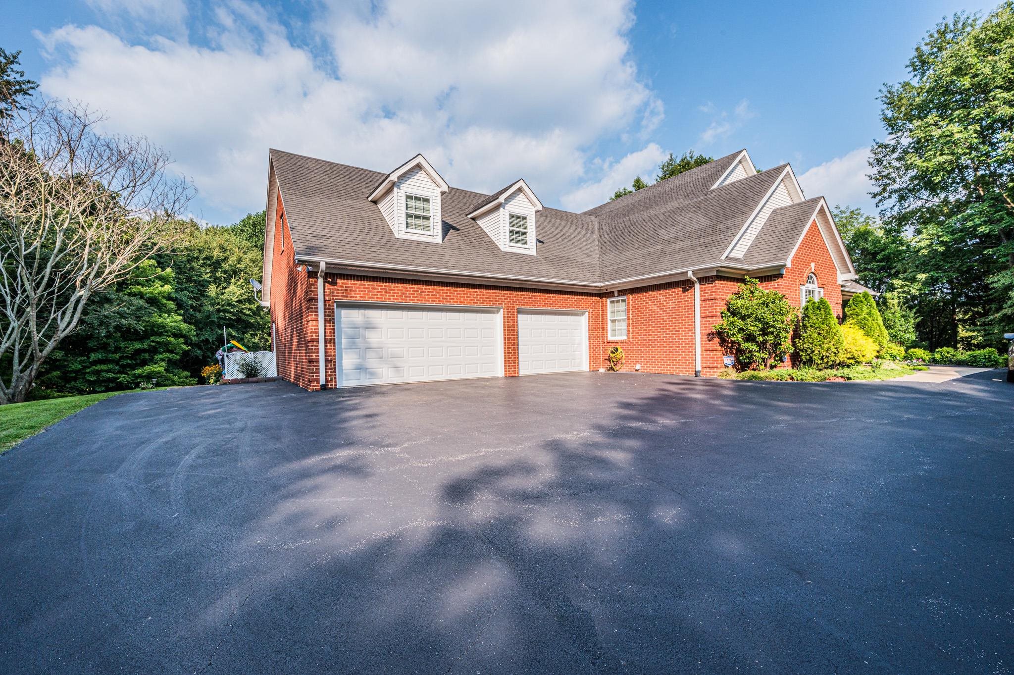 470 Goss Parrish Road, Bowling Green, Kentucky 42103, 4 Bedrooms Bedrooms, ,3 BathroomsBathrooms,Single Family Residence,For Sale,Goss Parrish Road,87831