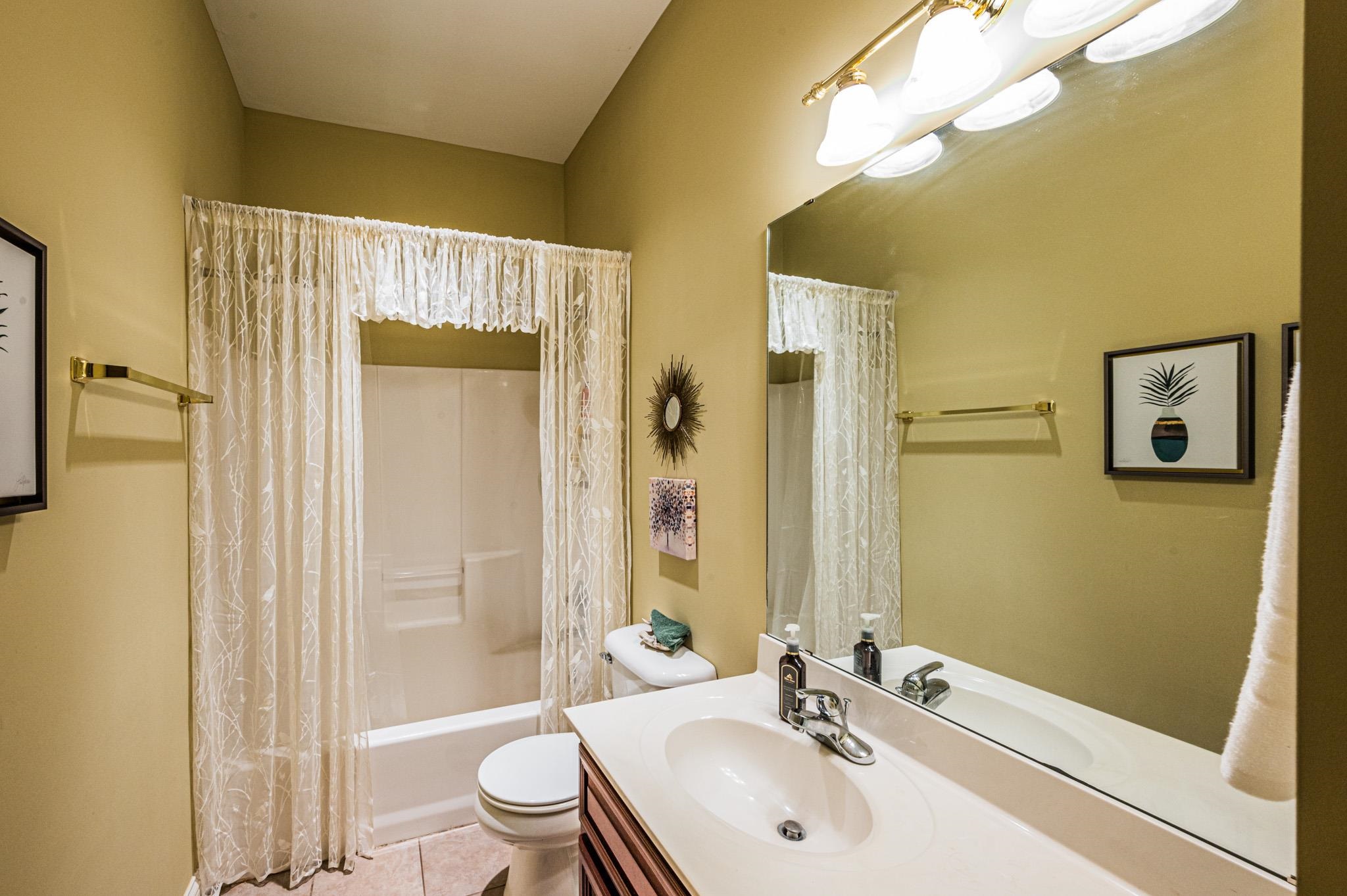 470 Goss Parrish Road, Bowling Green, Kentucky 42103, 4 Bedrooms Bedrooms, ,3 BathroomsBathrooms,Single Family Residence,For Sale,Goss Parrish Road,87831