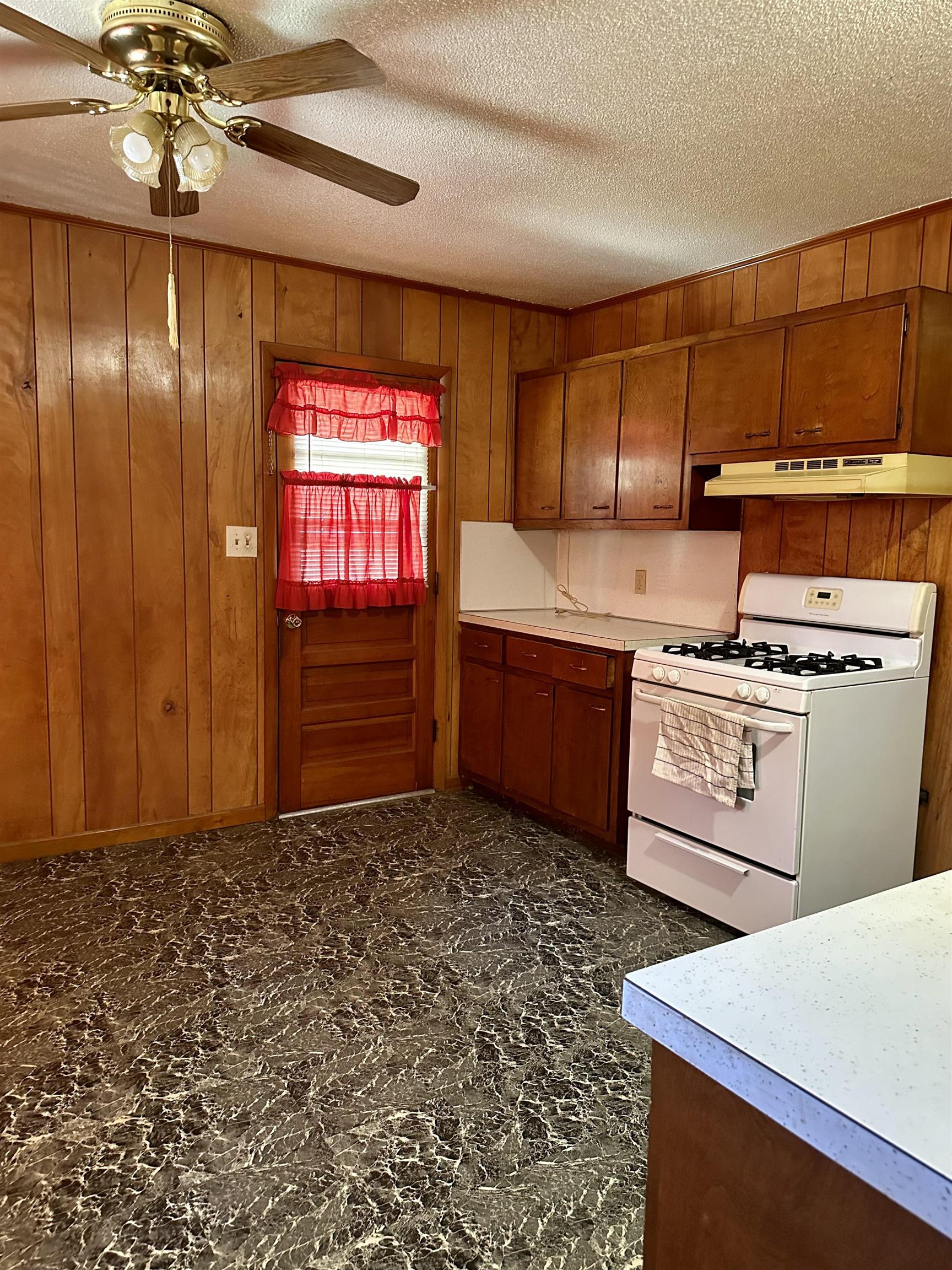 2915 Yosemite Drive, Owensboro, Kentucky 42301, 3 Bedrooms Bedrooms, ,1 BathroomBathrooms,Single Family Residence,For Sale,Yosemite Drive,87839