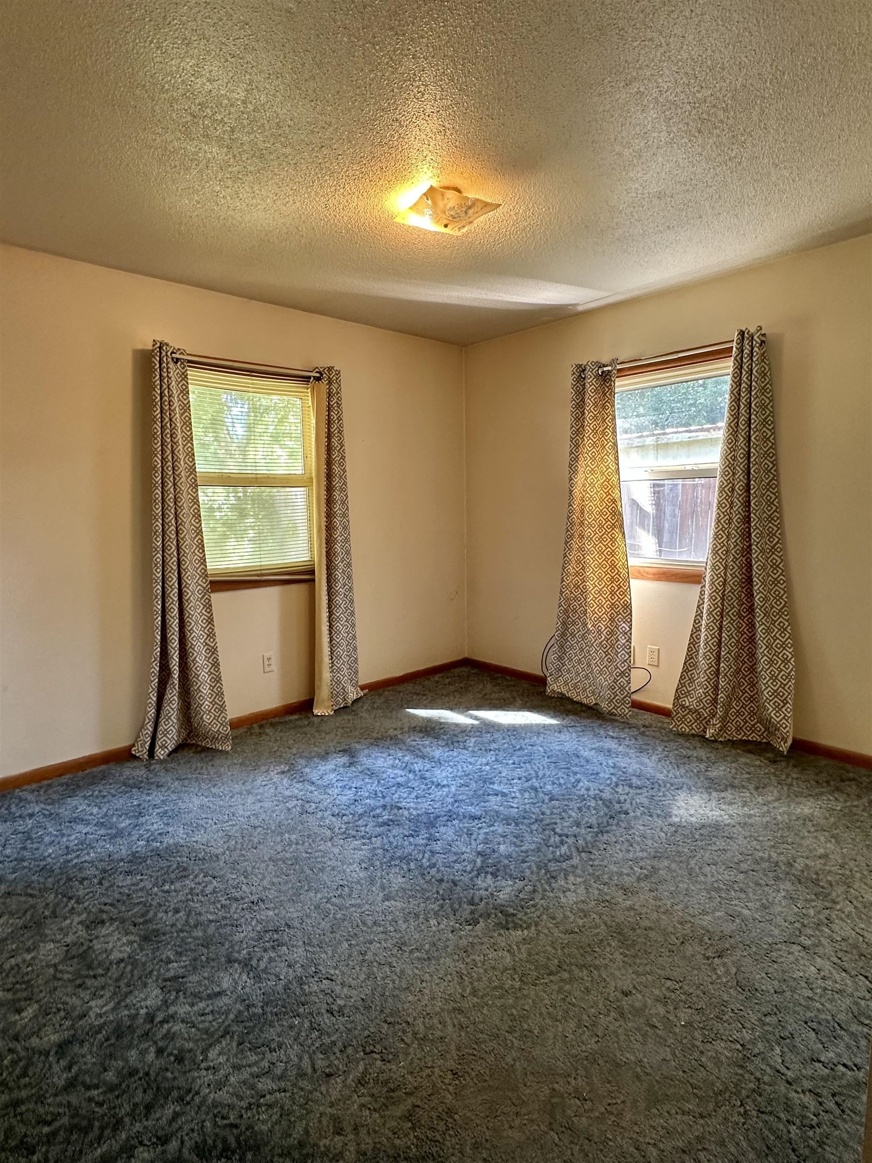 2915 Yosemite Drive, Owensboro, Kentucky 42301, 3 Bedrooms Bedrooms, ,1 BathroomBathrooms,Single Family Residence,For Sale,Yosemite Drive,87839