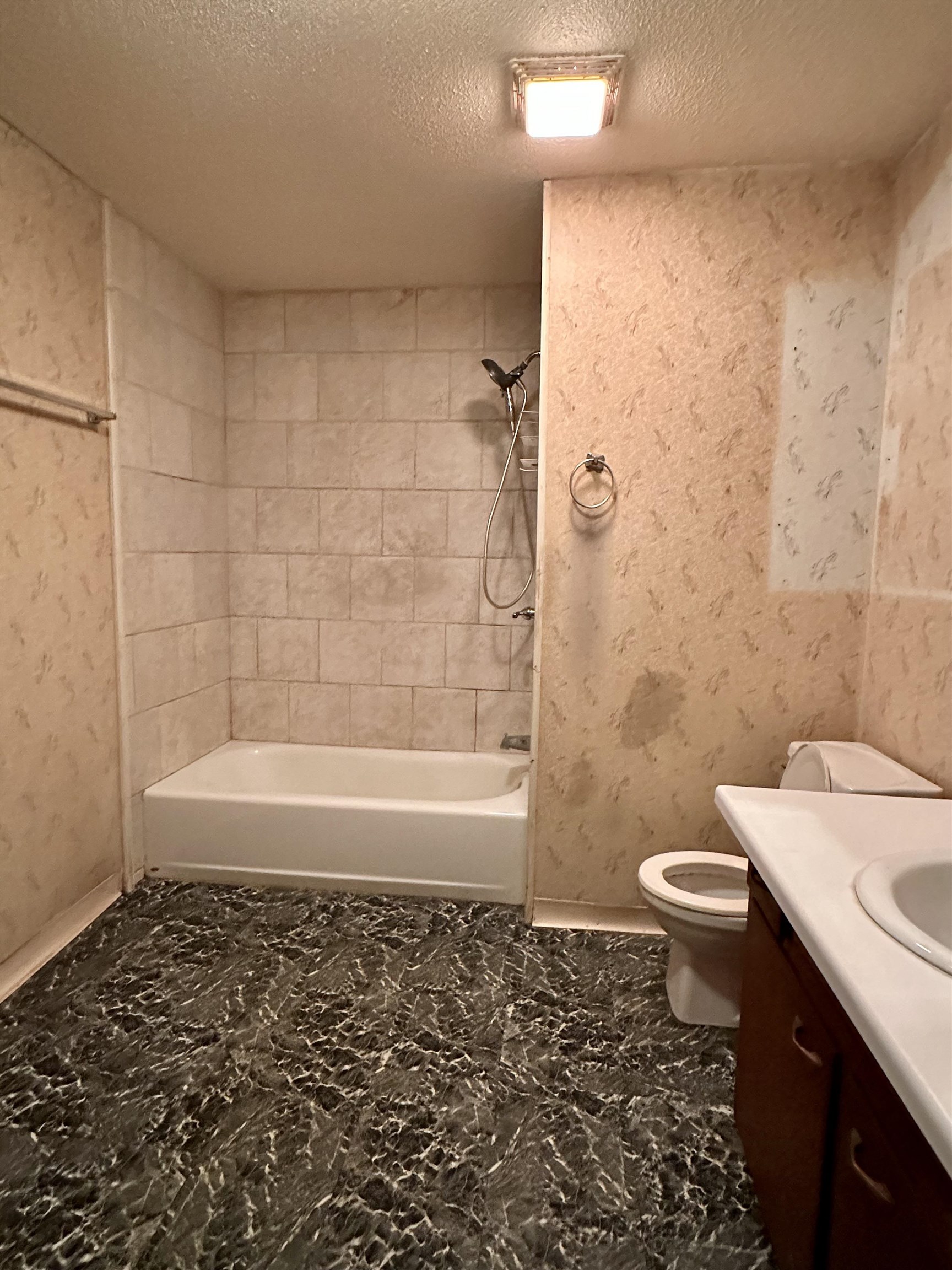 2915 Yosemite Drive, Owensboro, Kentucky 42301, 3 Bedrooms Bedrooms, ,1 BathroomBathrooms,Single Family Residence,For Sale,Yosemite Drive,87839