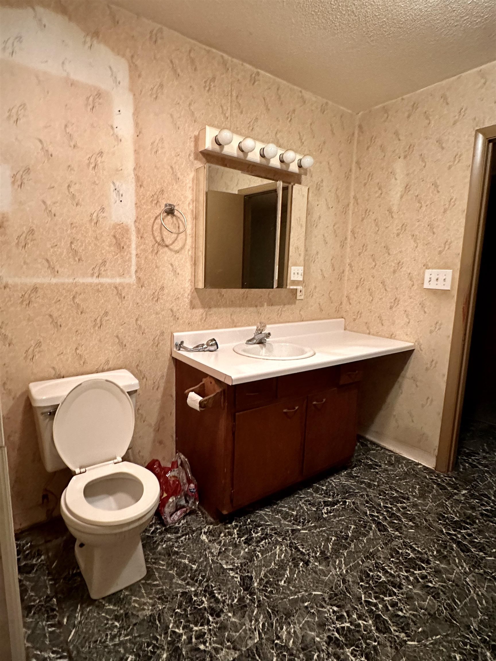 2915 Yosemite Drive, Owensboro, Kentucky 42301, 3 Bedrooms Bedrooms, ,1 BathroomBathrooms,Single Family Residence,For Sale,Yosemite Drive,87839