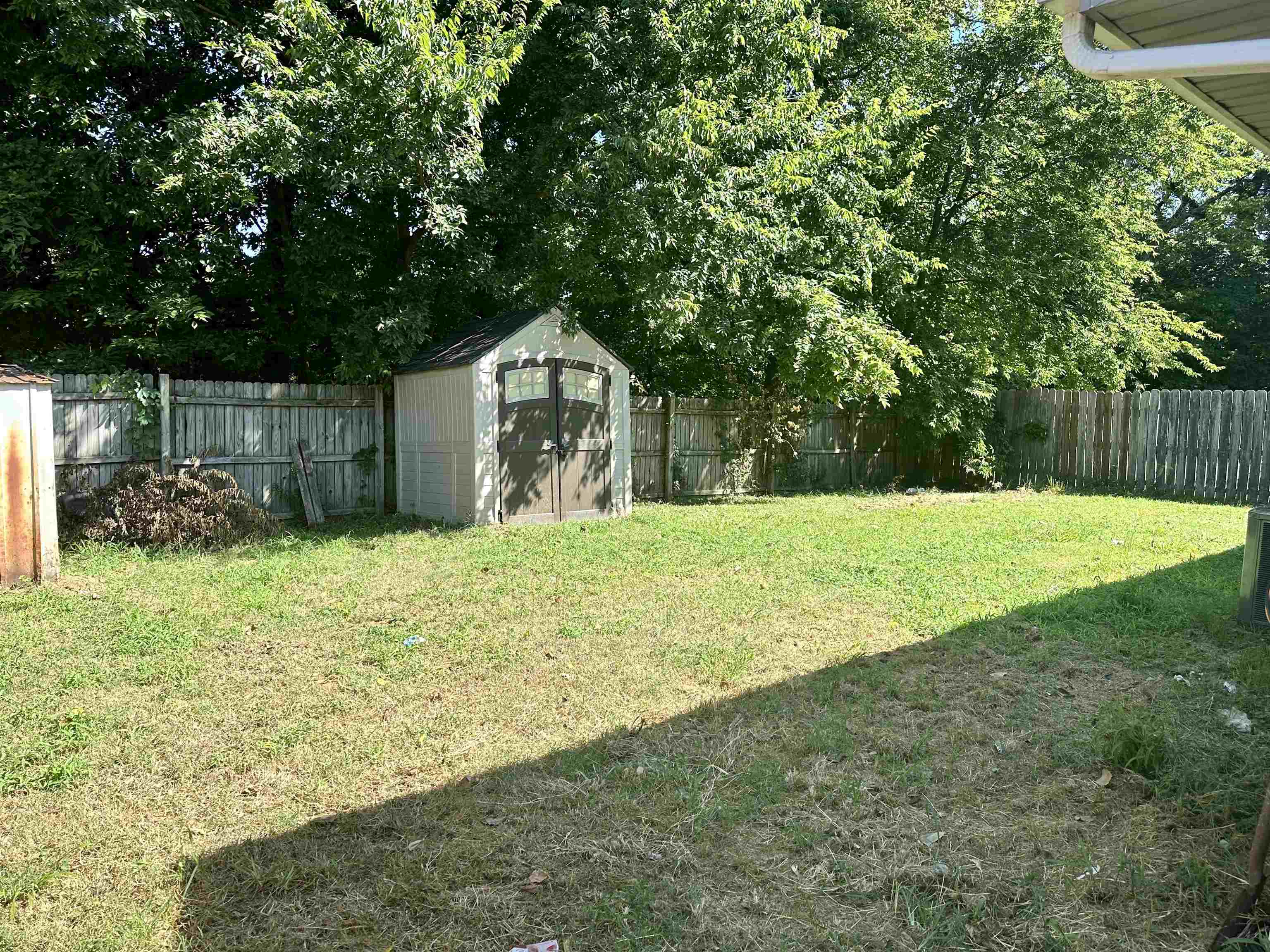 2915 Yosemite Drive, Owensboro, Kentucky 42301, 3 Bedrooms Bedrooms, ,1 BathroomBathrooms,Single Family Residence,For Sale,Yosemite Drive,87839