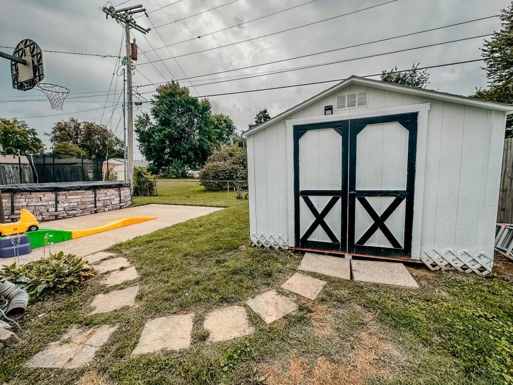 1610 Mohawk Dr., Owensboro, Kentucky 42301, 3 Bedrooms Bedrooms, ,1 BathroomBathrooms,Single Family Residence,For Sale,Mohawk Dr.,87841