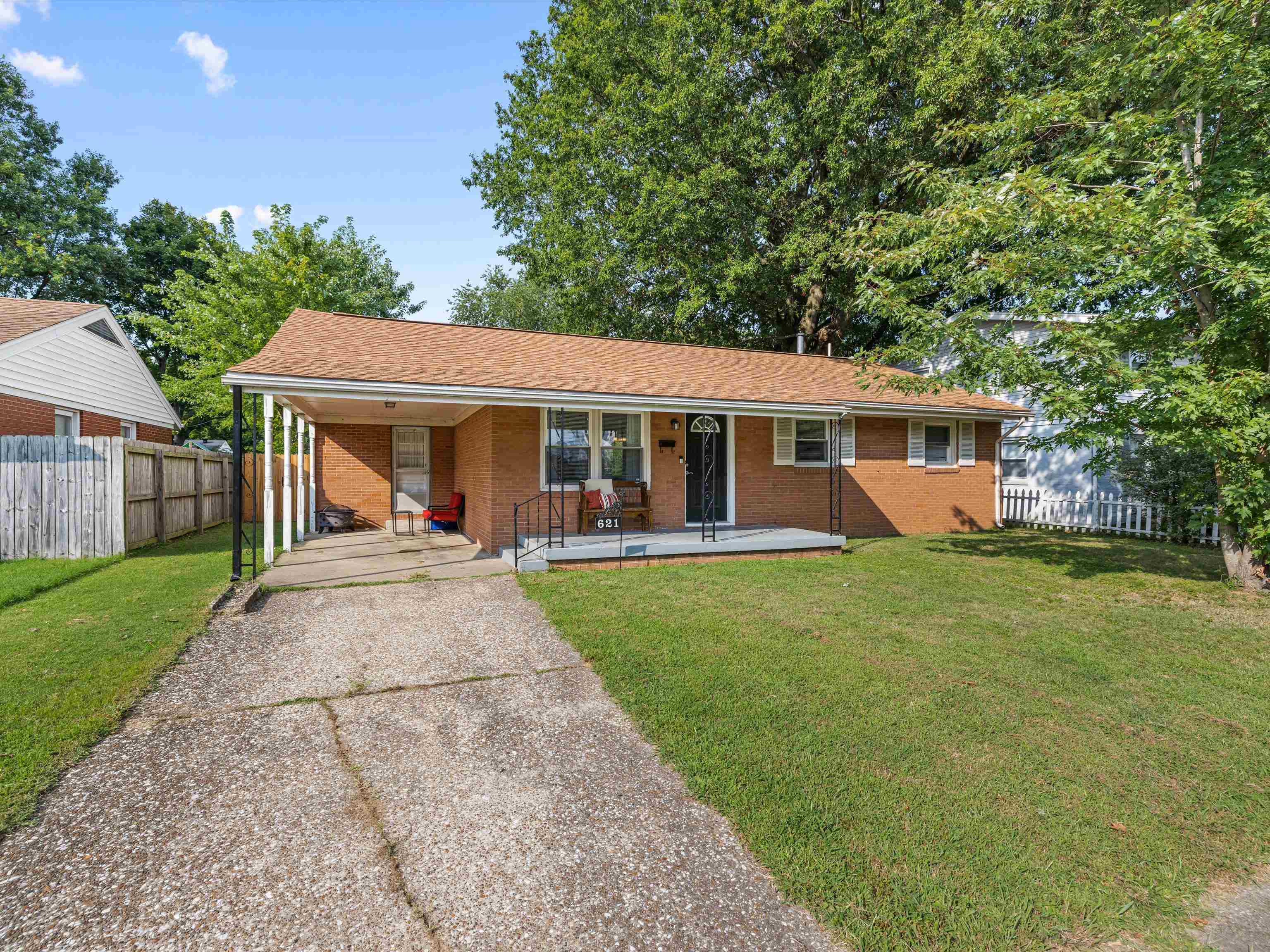 621 Amherst Drive, Owensboro, Kentucky 42303, 3 Bedrooms Bedrooms, ,1 BathroomBathrooms,Single Family Residence,For Sale,Amherst Drive,87846